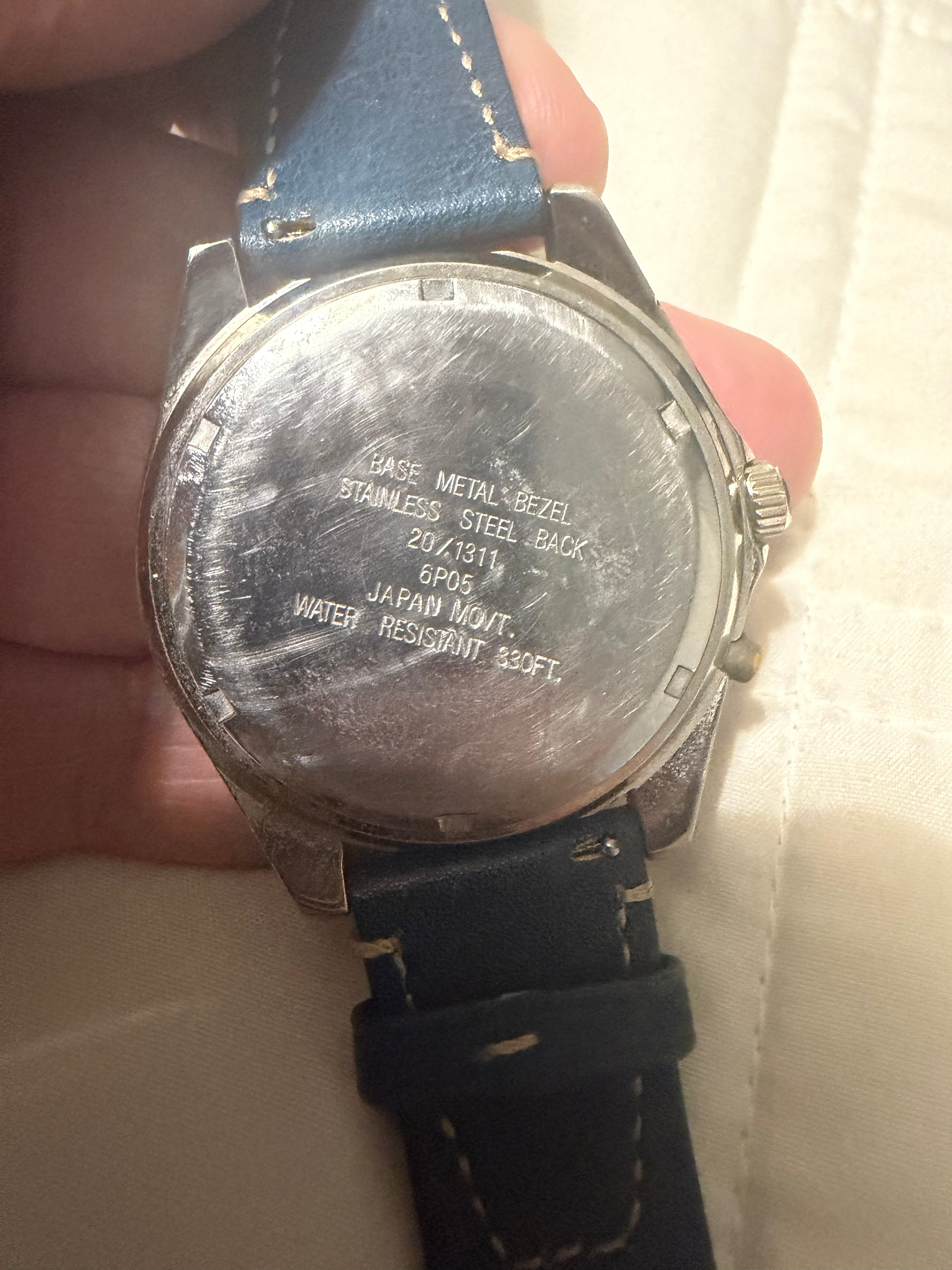 Vintage Armitron men’s chronograph diver. Stunning blue strap
