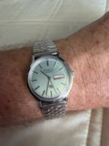 Vintage 1977 Benrus men’s watch runs perfectly
