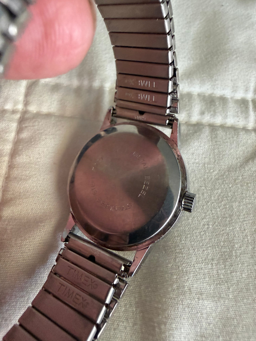 Vintage 1977 Benrus men’s watch runs perfectly