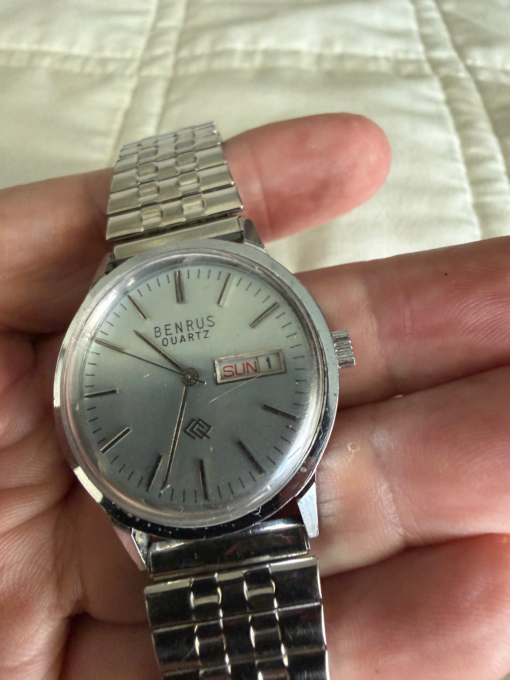 Vintage 1977 Benrus men’s watch runs perfectly
