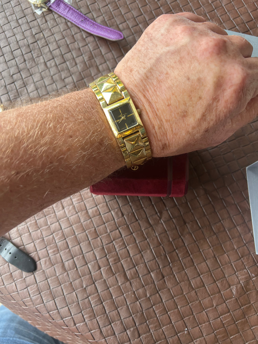 Men’s ViaNova vintage tank watch gold tone