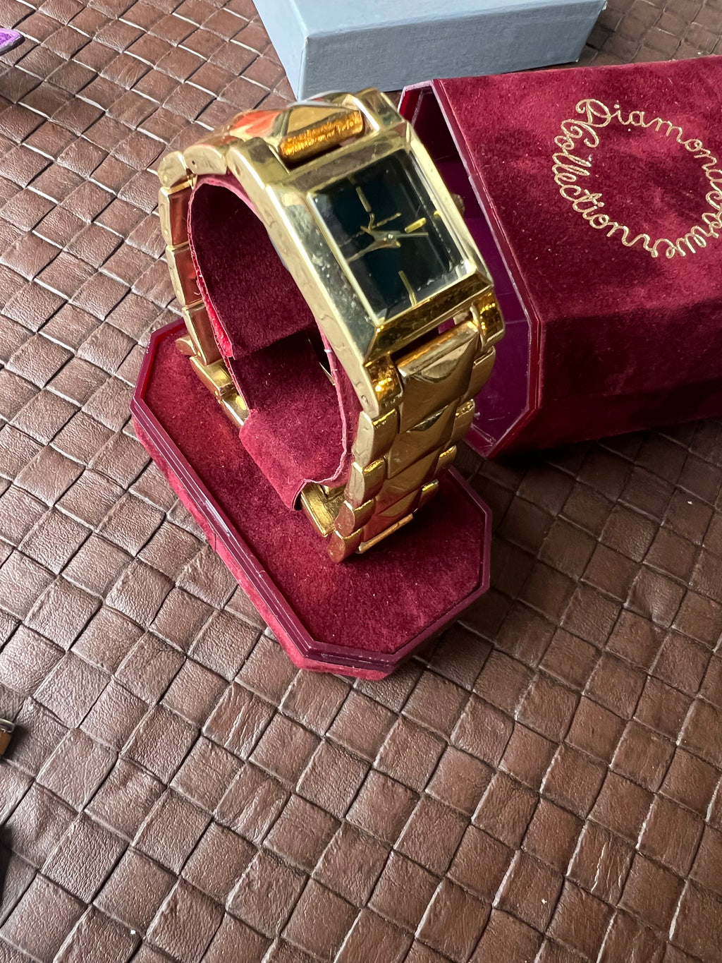 Men’s ViaNova vintage tank watch gold tone