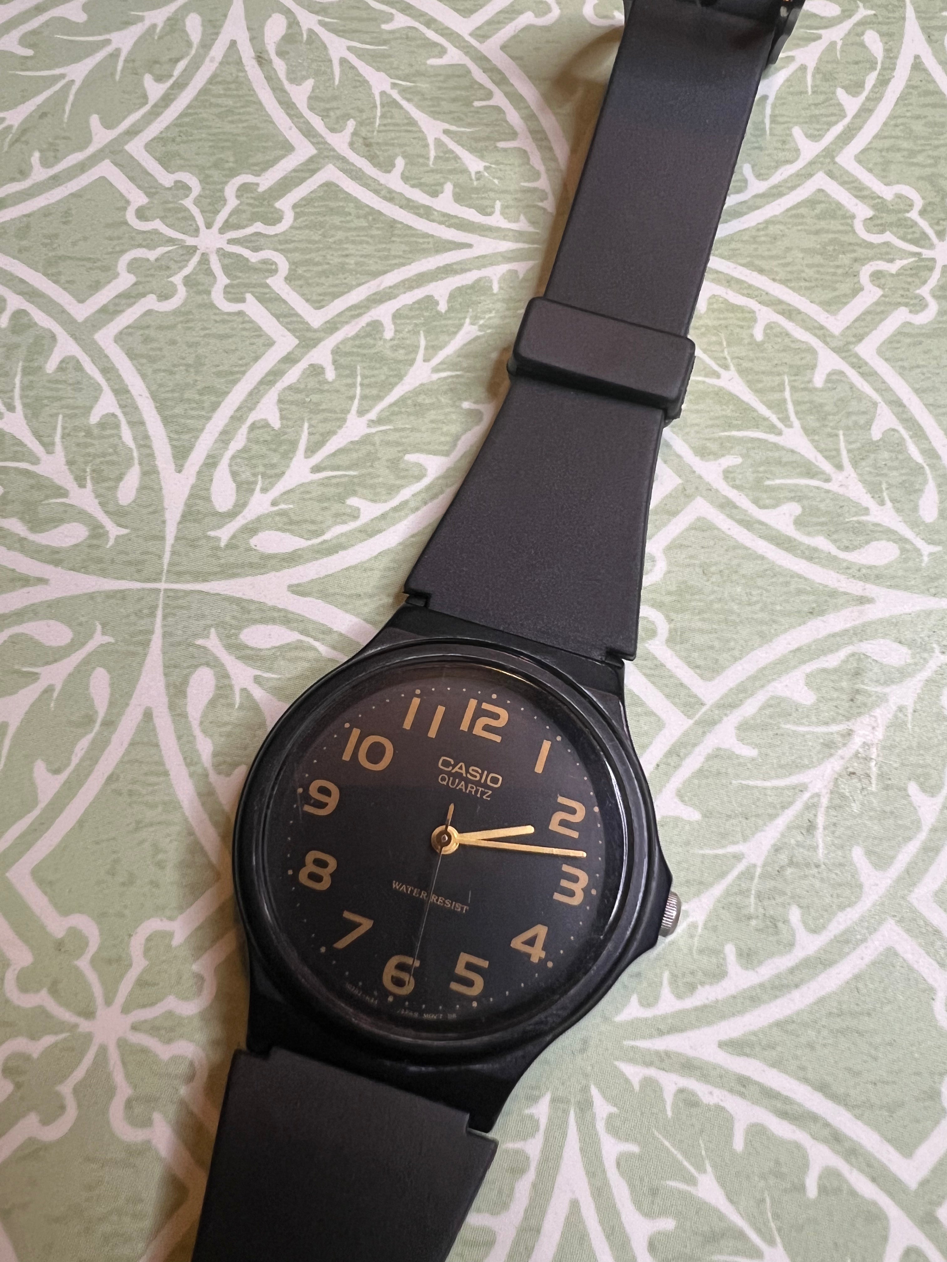 Casio vintage MQ-24 men’s watch. New battery