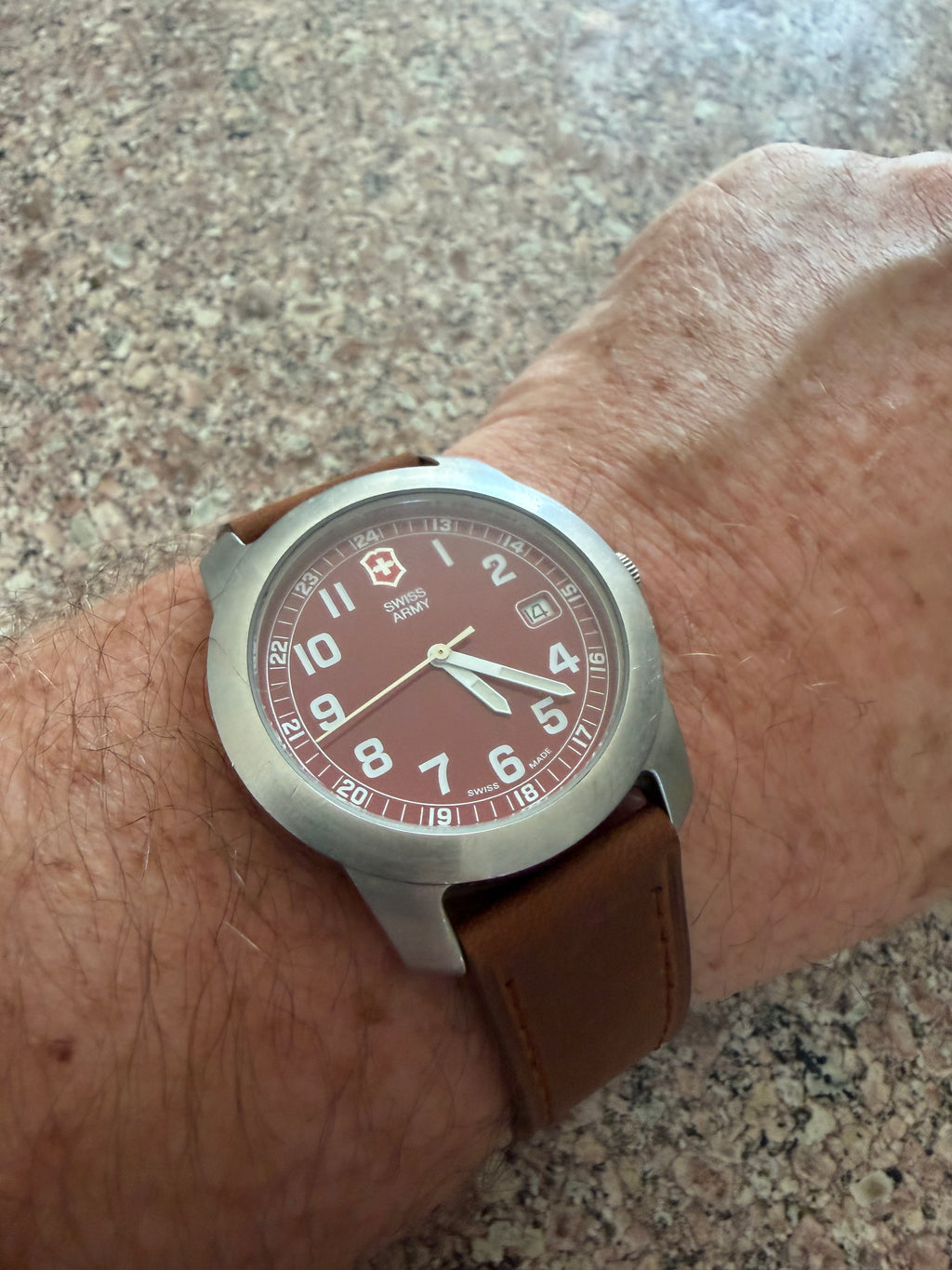 Victorinox Swiss Army Garrison Field Watch Signature Red Dial 38mm Men’s Swiss