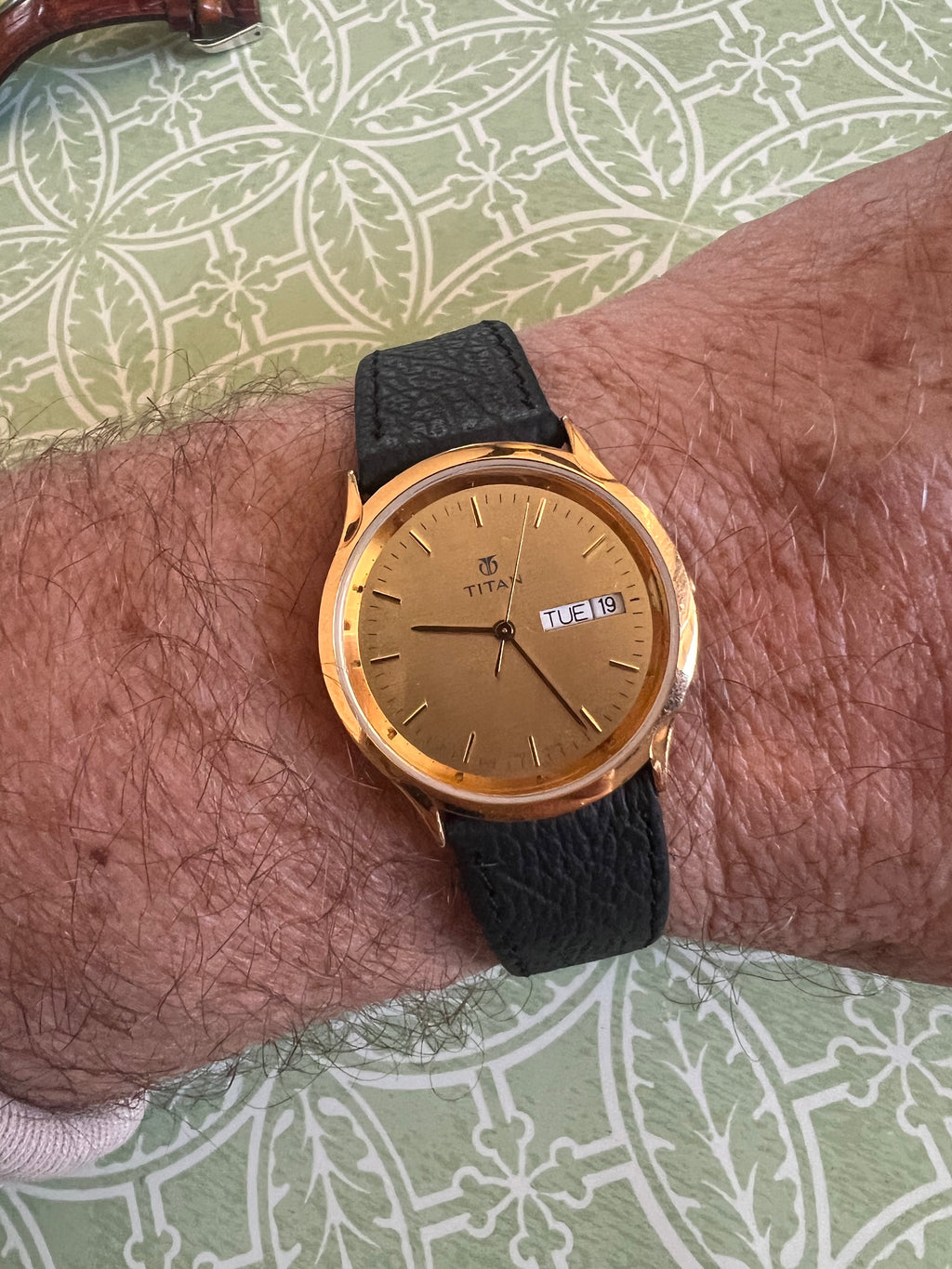 Vintage Men’s Titan gold tone slim men’s dress watch