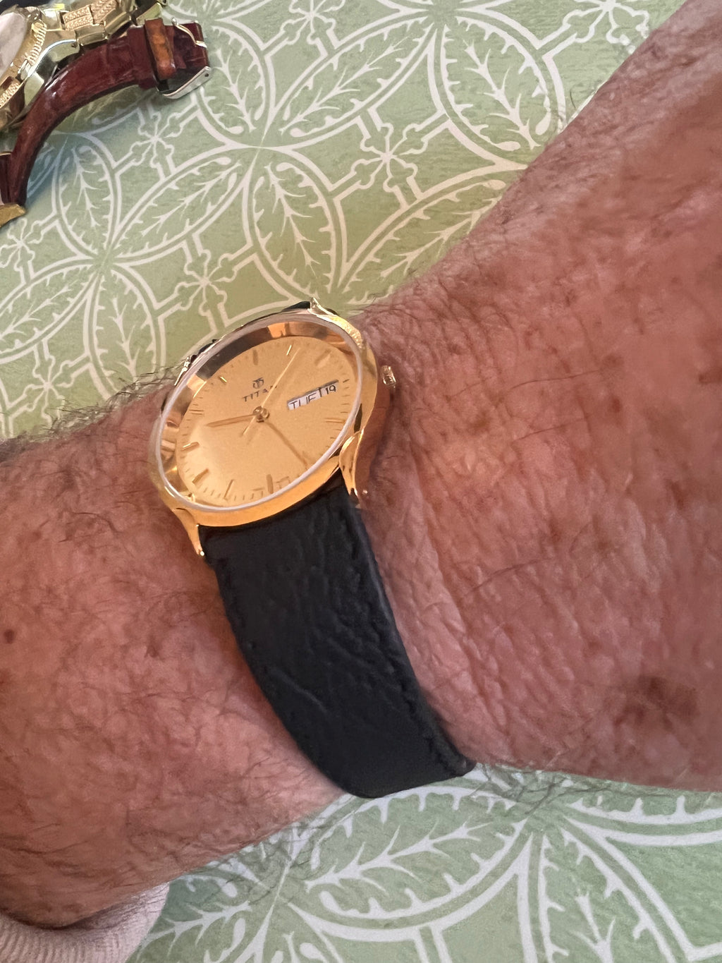 Vintage Men’s Titan gold tone slim men’s dress watch
