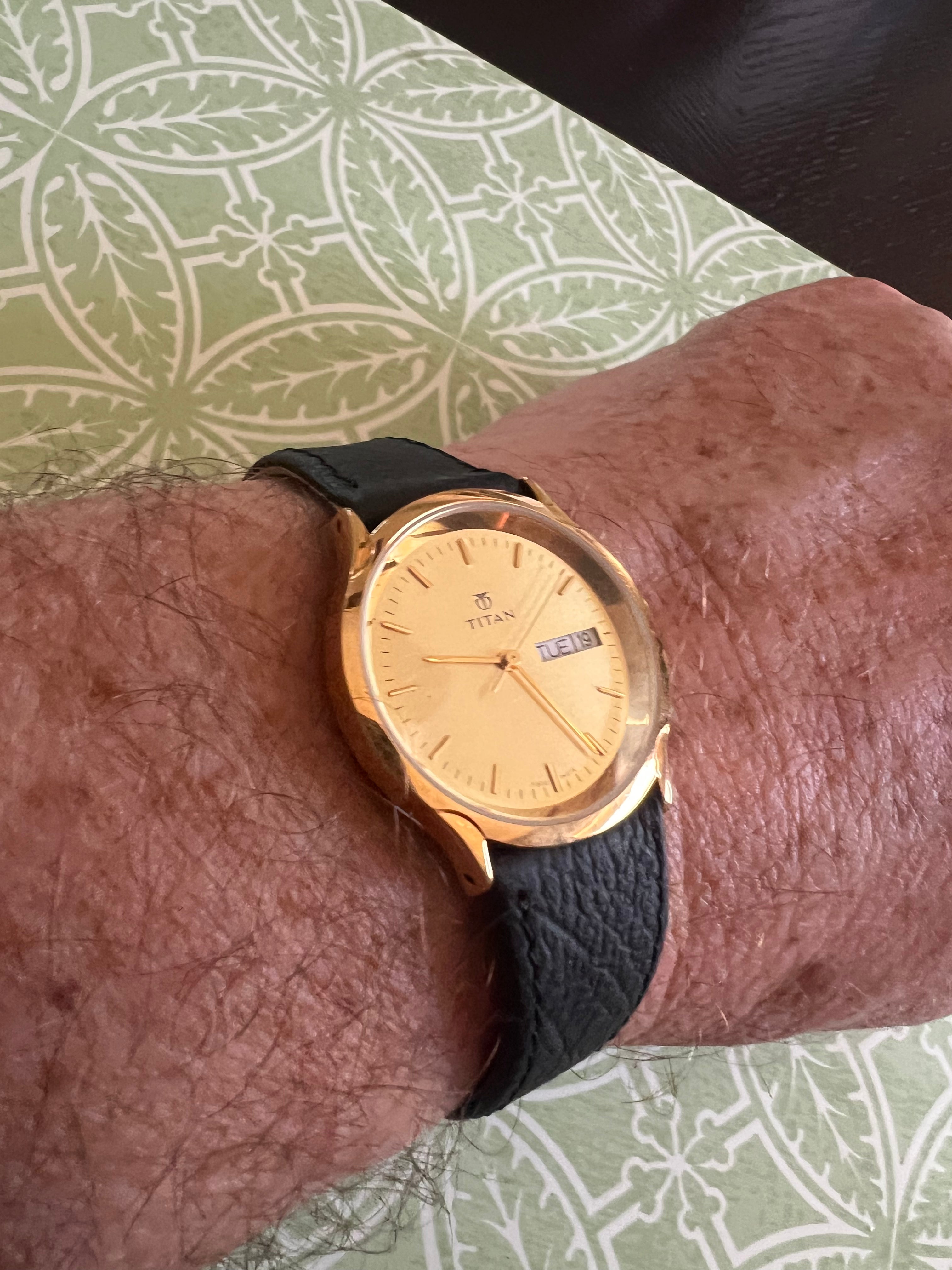 Vintage Men’s Titan gold tone slim men’s dress watch