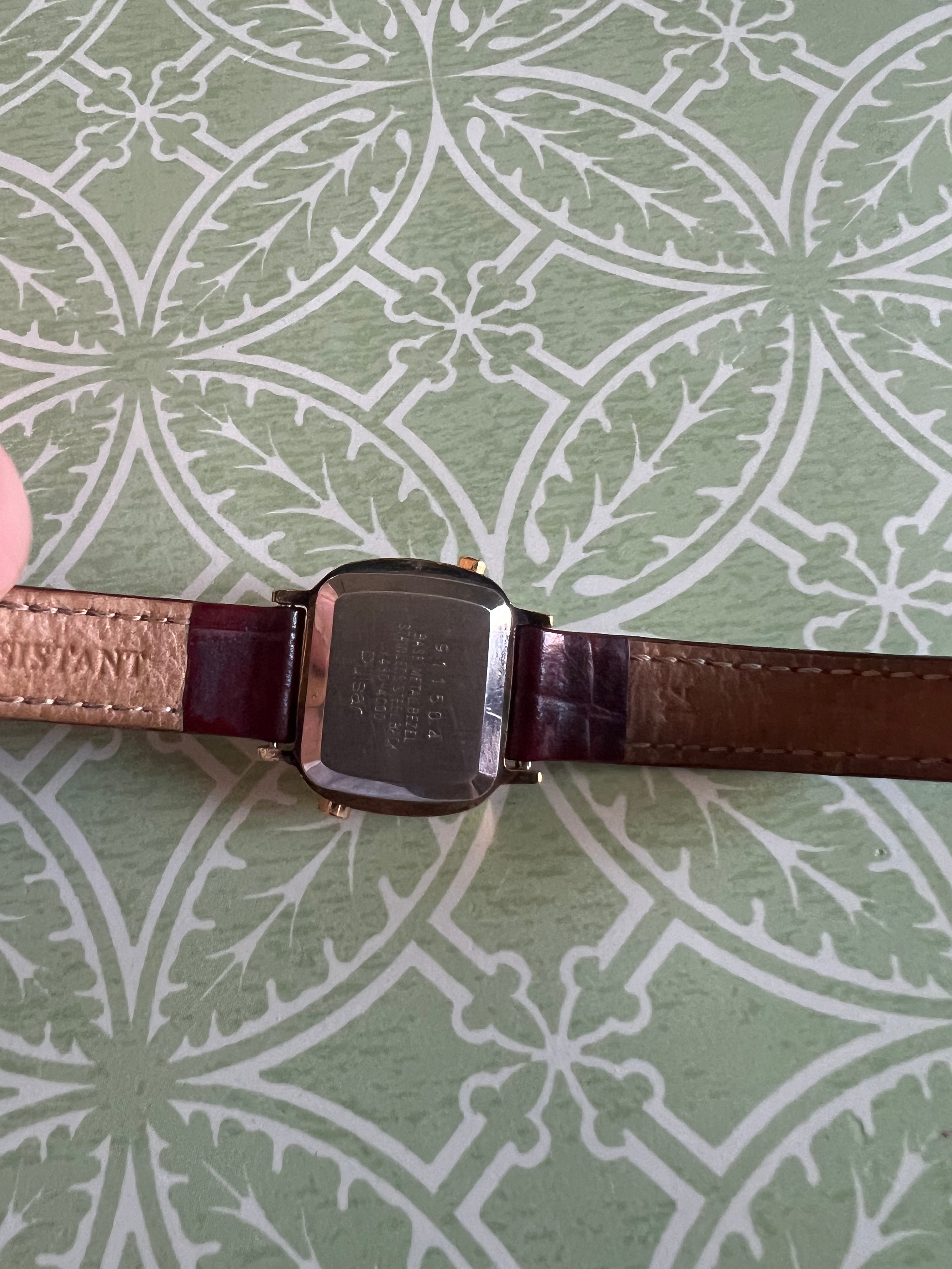 Vintage dainty 1983 Pulsar Y430-4000 ladies watch