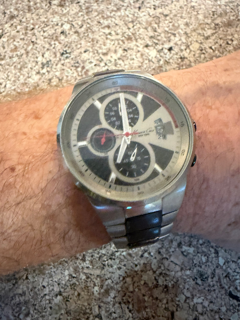 Kenneth Cole New York KC3820 Men’s Chronograph Carbon Fiber Watch New Battery 6.5” wrist