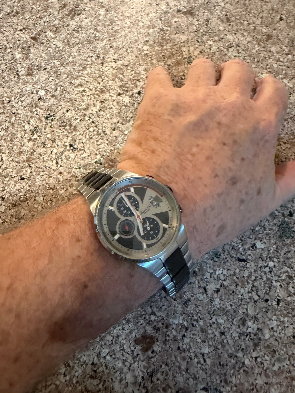 Kenneth Cole New York KC3820 Men’s Chronograph Carbon Fiber Watch New Battery 6.5” wrist
