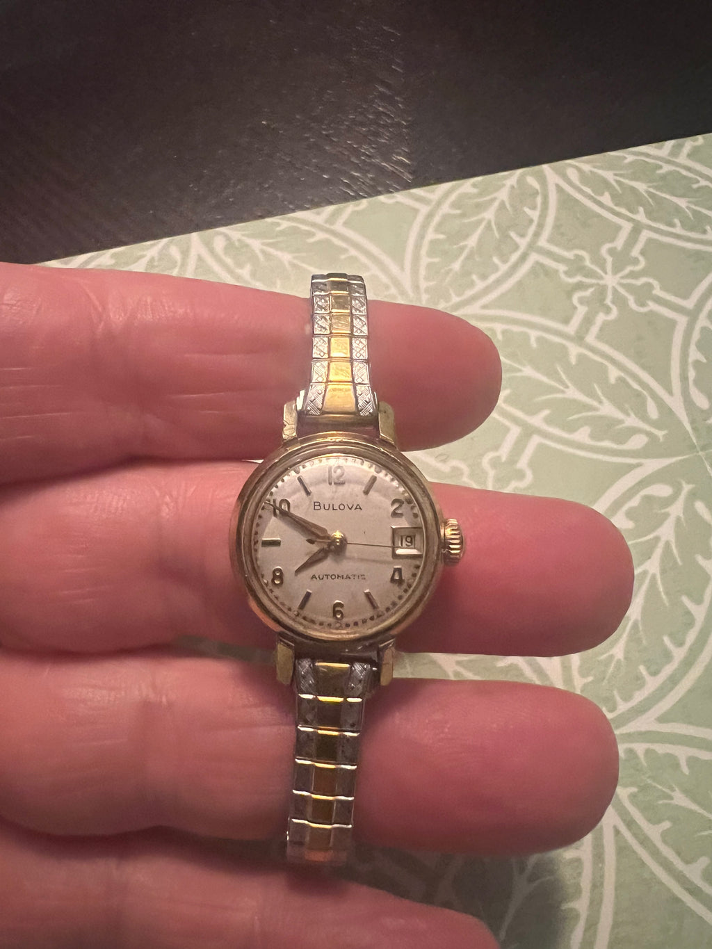 Bulova M9 Women's Auomatic Watch 7BEACD 17j. ETA 236 Date Numerals Swiss Runs