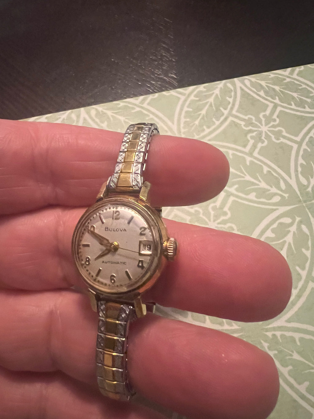 Bulova M9 Women's Auomatic Watch 7BEACD 17j. ETA 236 Date Numerals Swiss Runs