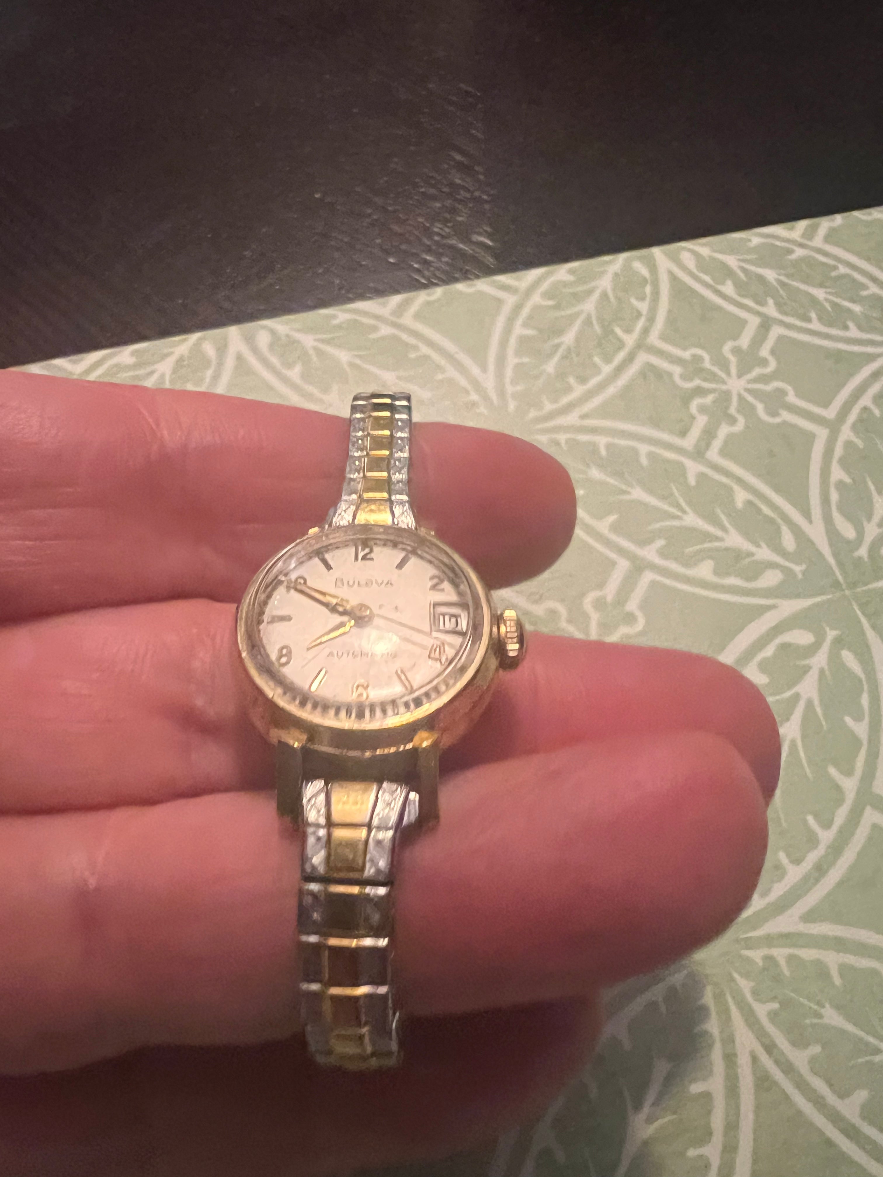 Bulova M9 Women's Auomatic Watch 7BEACD 17j. ETA 236 Date Numerals Swiss Runs