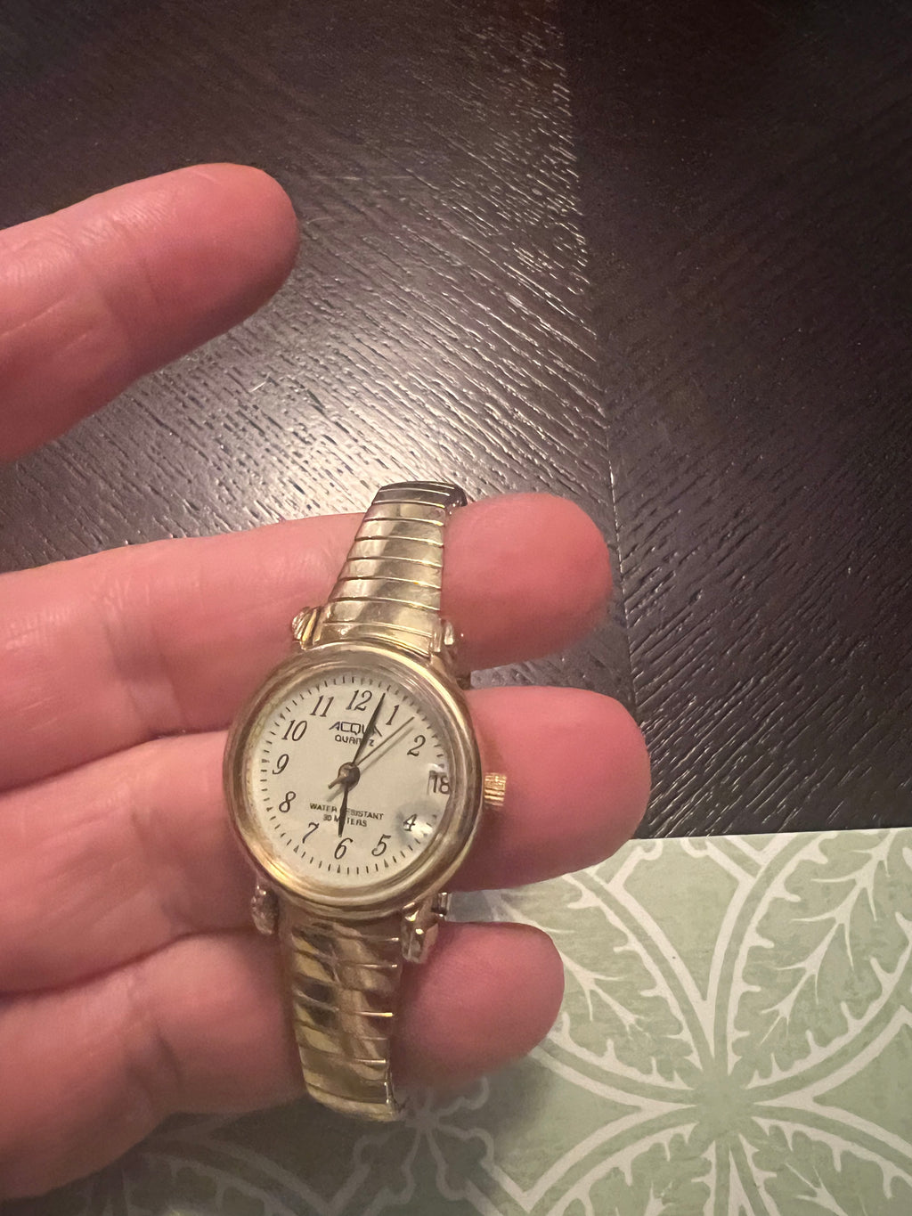 Ladies vintage dainty Acqua gold tone watch. New battery. Runs great
