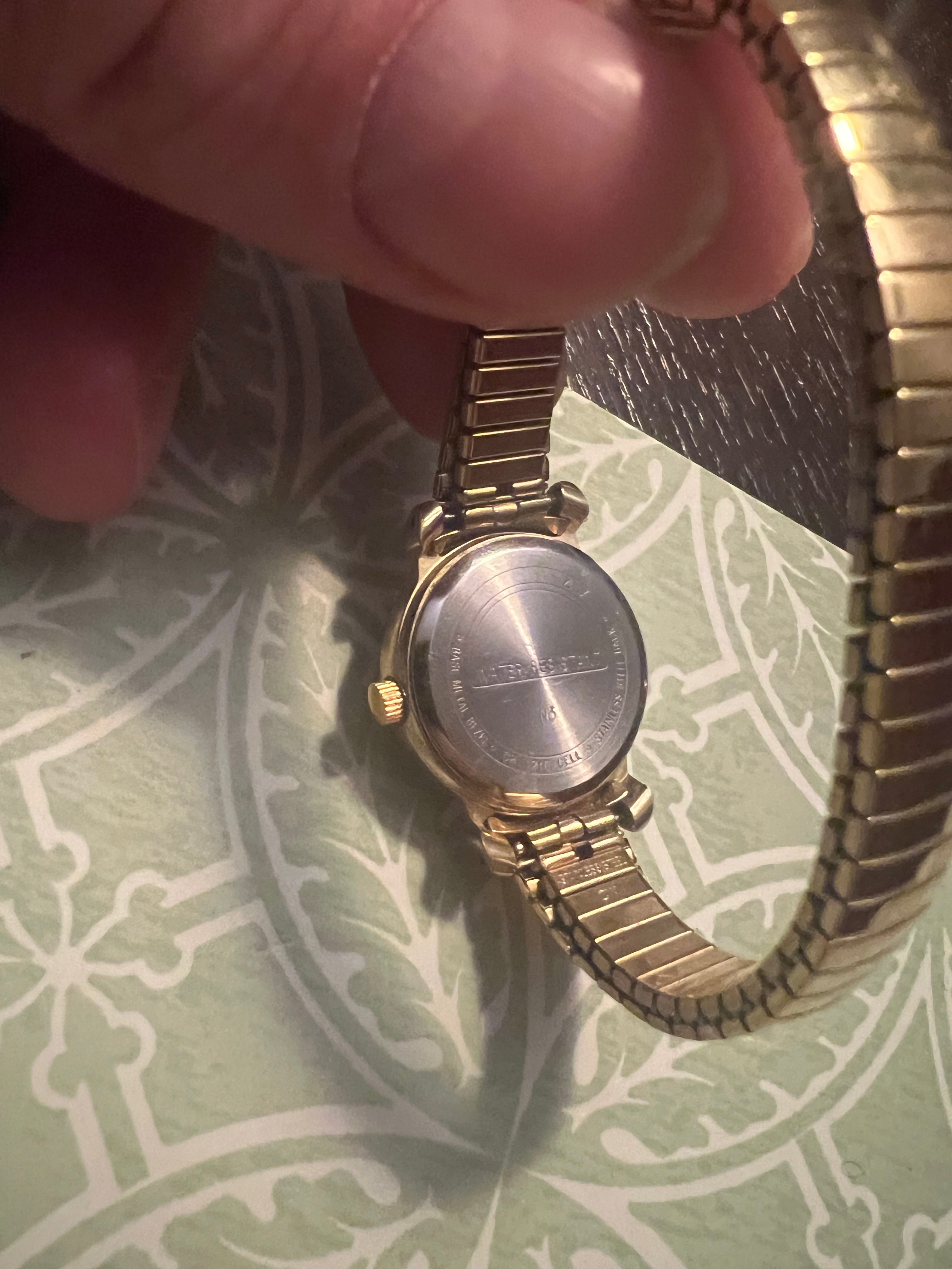 Ladies vintage dainty Acqua gold tone watch. New battery. Runs great