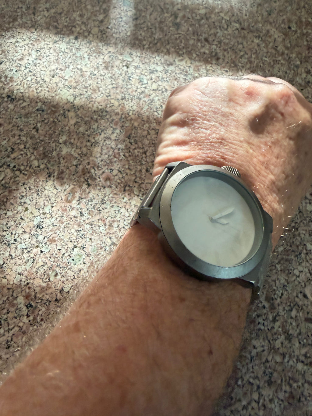 Kenneth Cole Reaction RK3209 Men’s Silver Minimalist Quartz Watch Stainless Steel