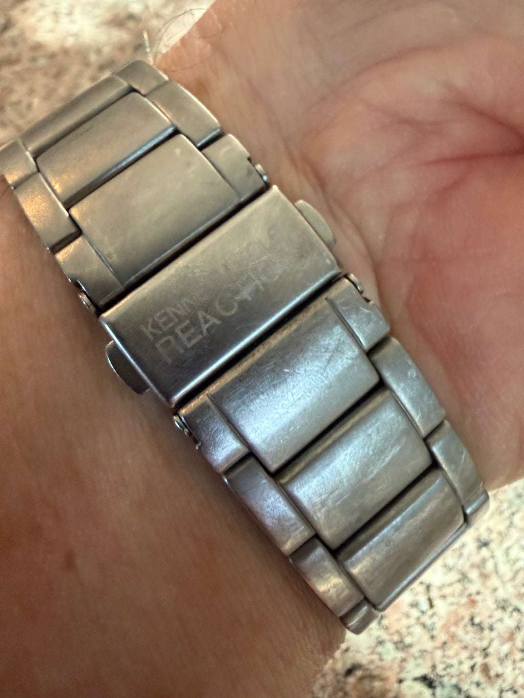 Kenneth Cole Reaction RK3209 Men’s Silver Minimalist Quartz Watch Stainless Steel