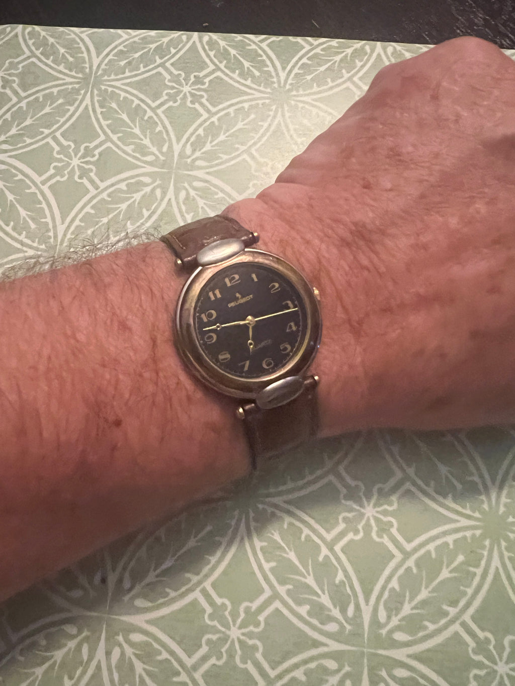 Men’s vintage Peugeot M362 watch. Runs great