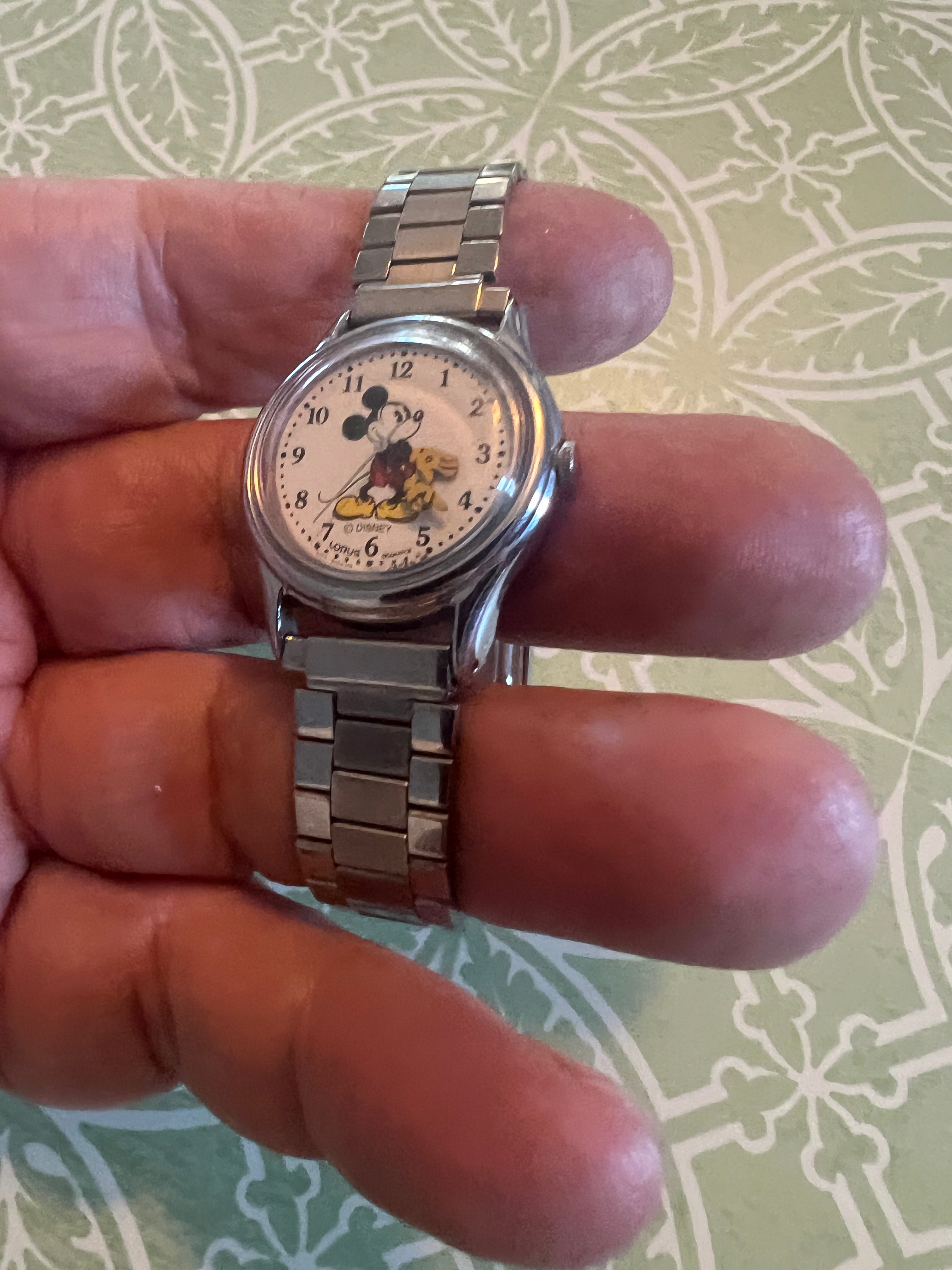 Lorus Seiko Mickey Mouse Disney 1990s Vintage Steel Flex V515-6120 Watch Women