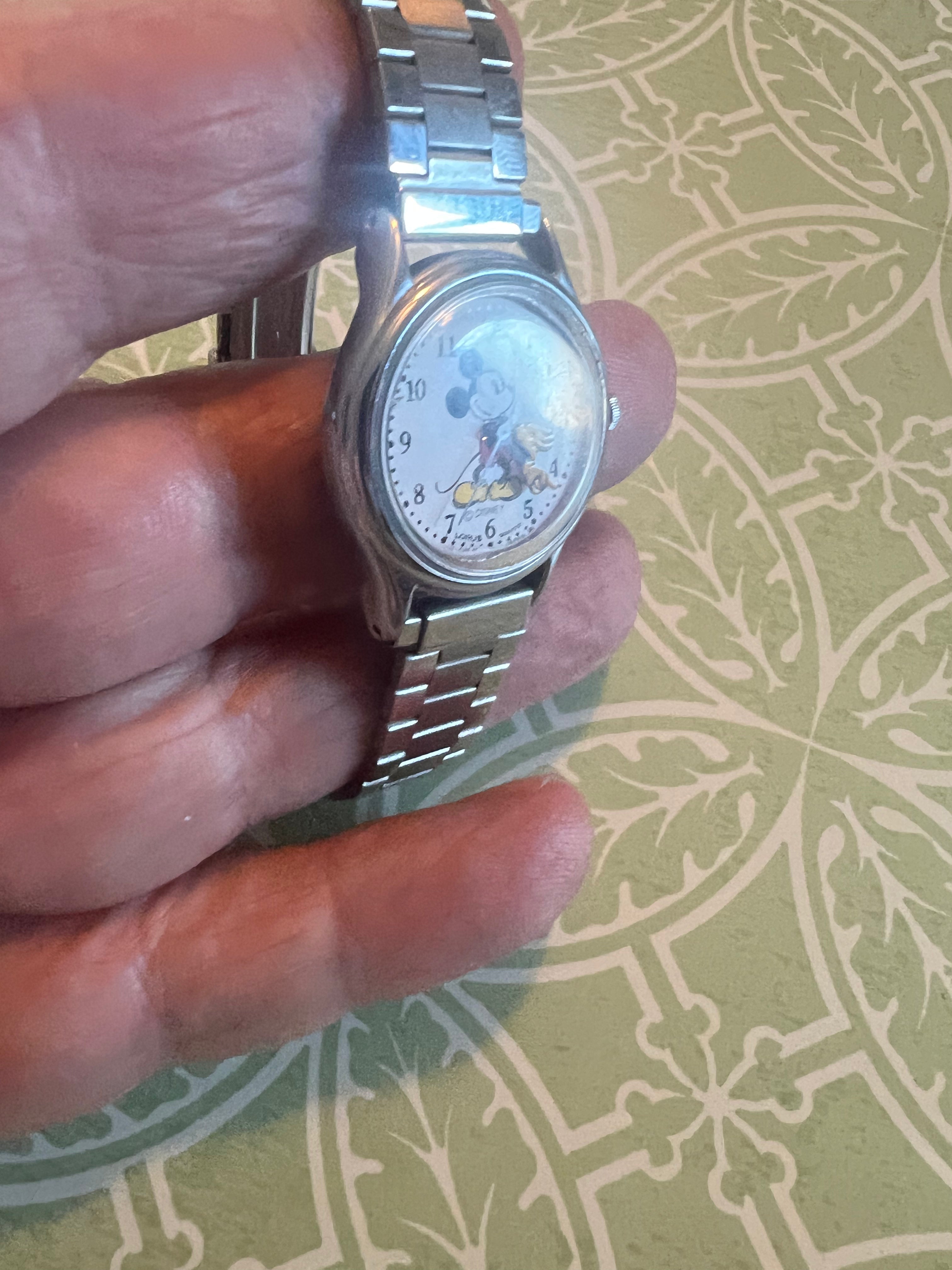 Lorus Seiko Mickey Mouse Disney 1990s Vintage Steel Flex V515-6120 Watch Women