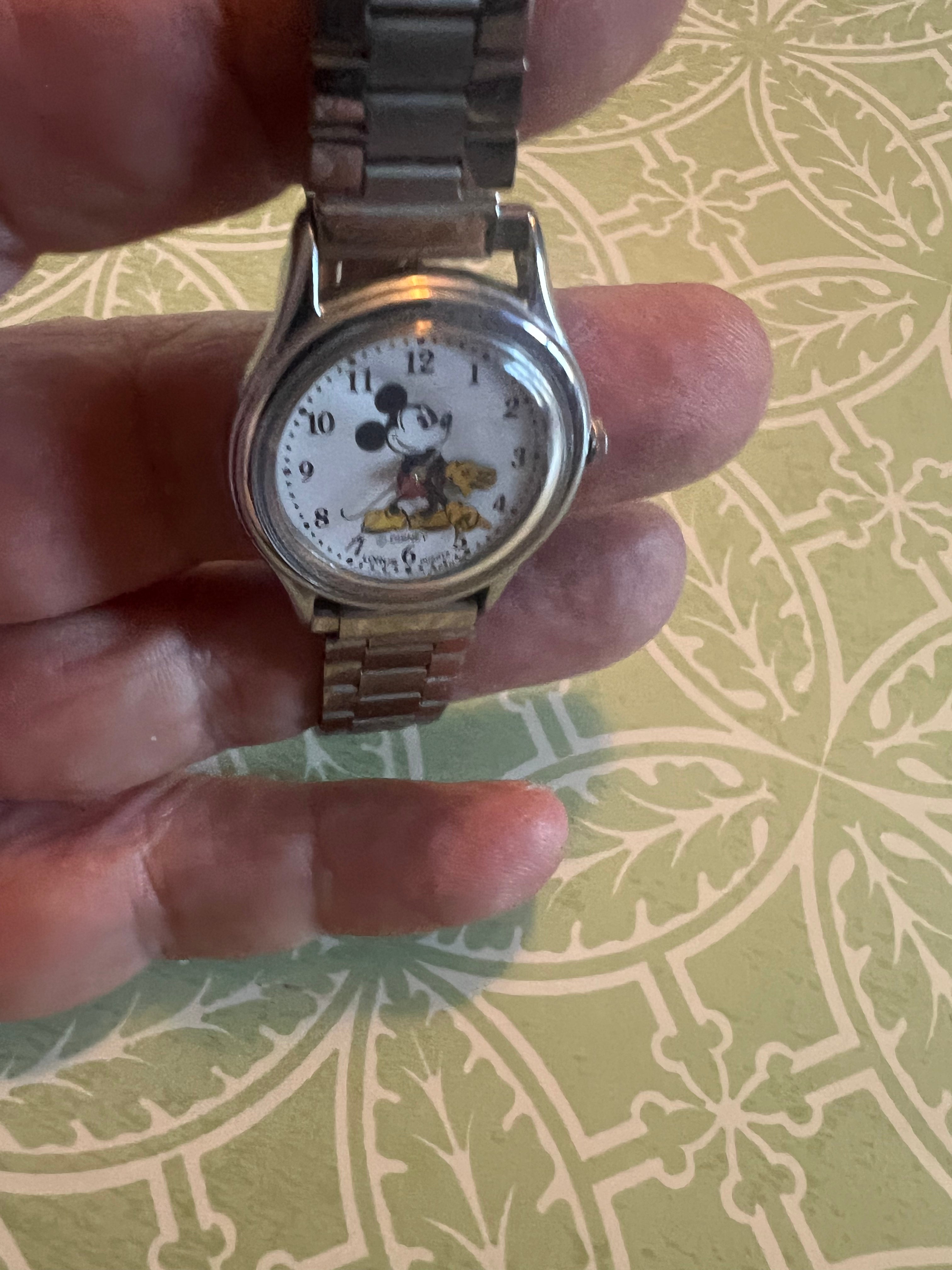 Lorus Seiko Mickey Mouse Disney 1990s Vintage Steel Flex V515-6120 Watch Women