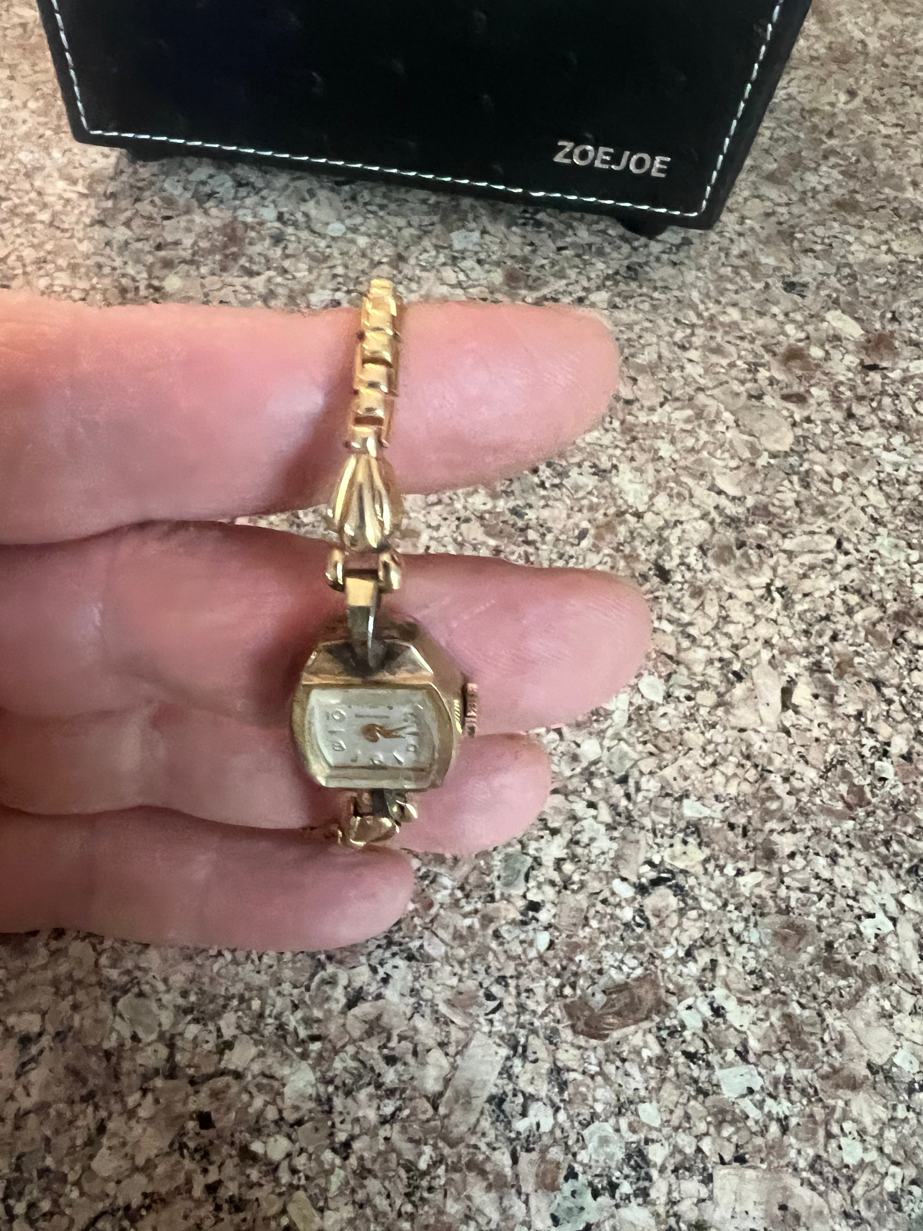 Dainty ladies vintage Benrus winding watch