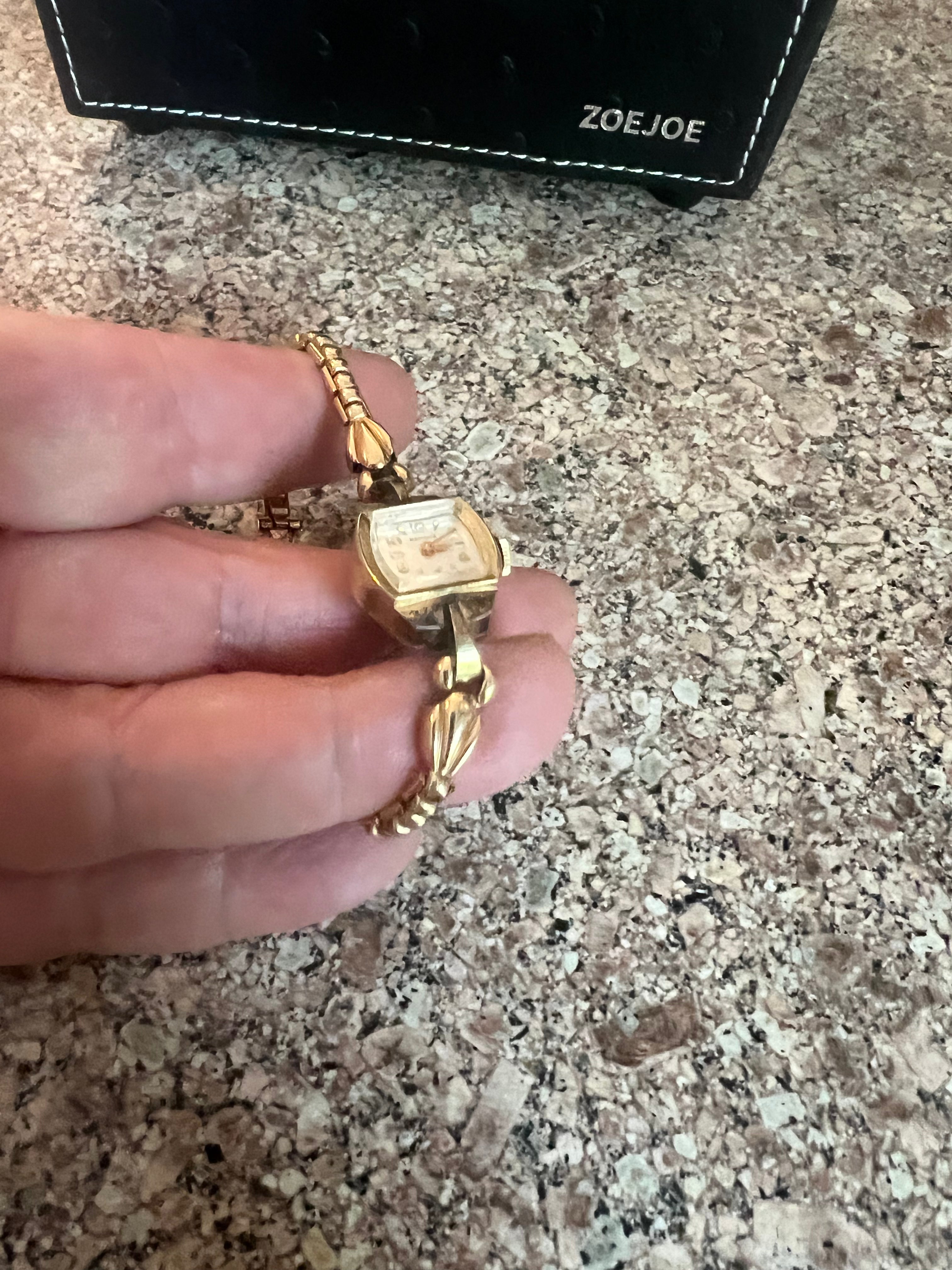 Dainty ladies vintage Benrus winding watch