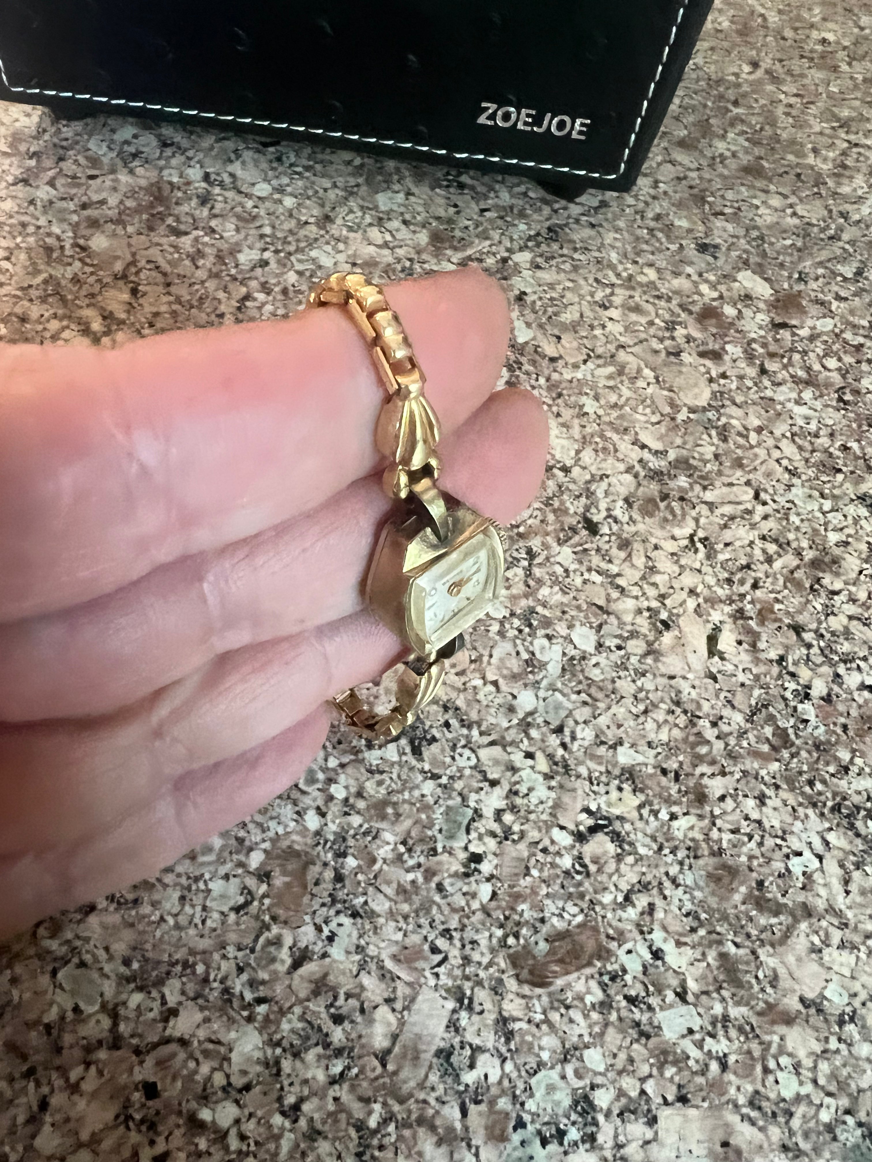 Dainty ladies vintage Benrus winding watch