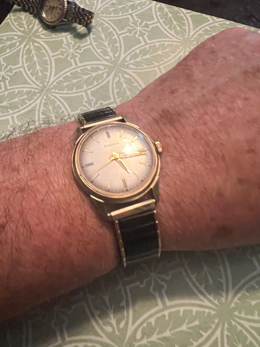 Vintage Bulova 10KT GF Bezel M8 Wristwatch Running Xlnt Condition.