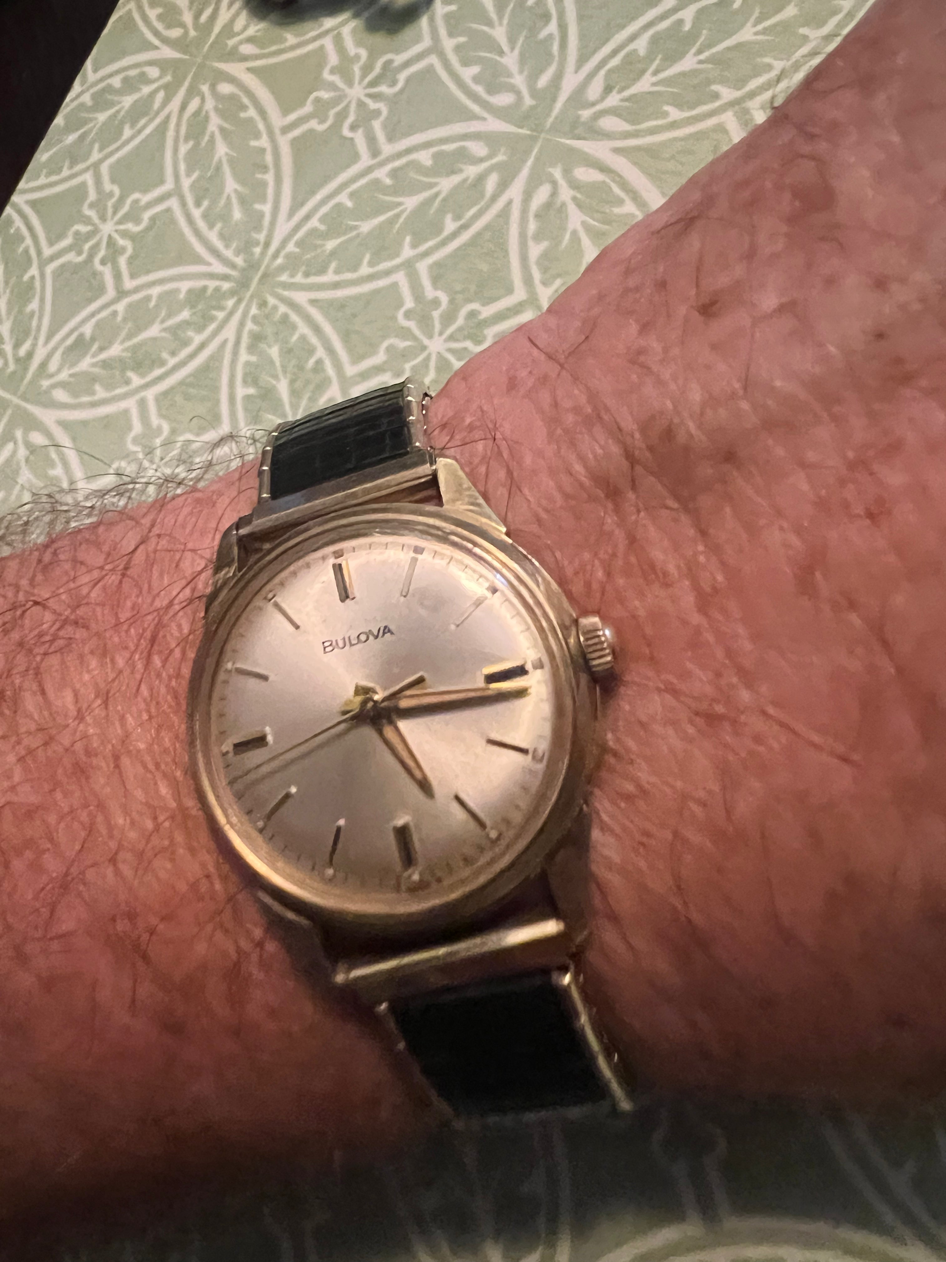 Vintage Bulova 10KT GF Bezel M8 Wristwatch Running Xlnt Condition.