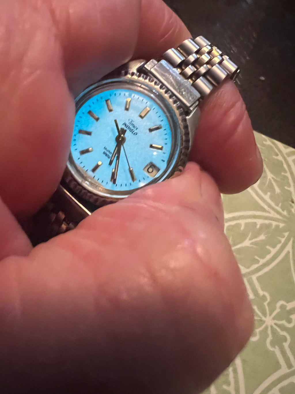 Ladies dainty Timex Indiglo watch fluted bezel new battery-bright glow