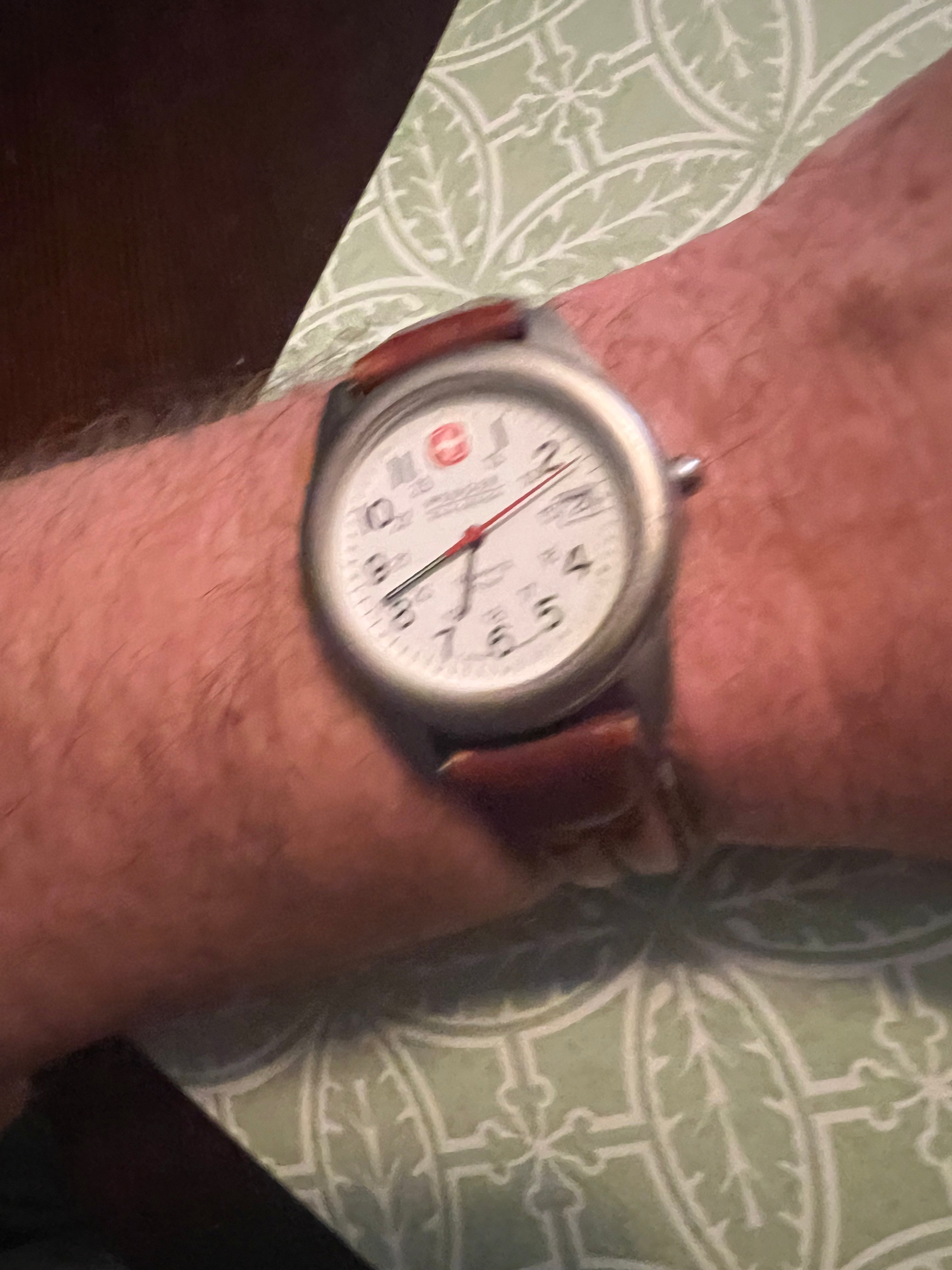 Wenger SAK Design Watch Men 37mm White Dial Silver Tone Date 0605 New Battery