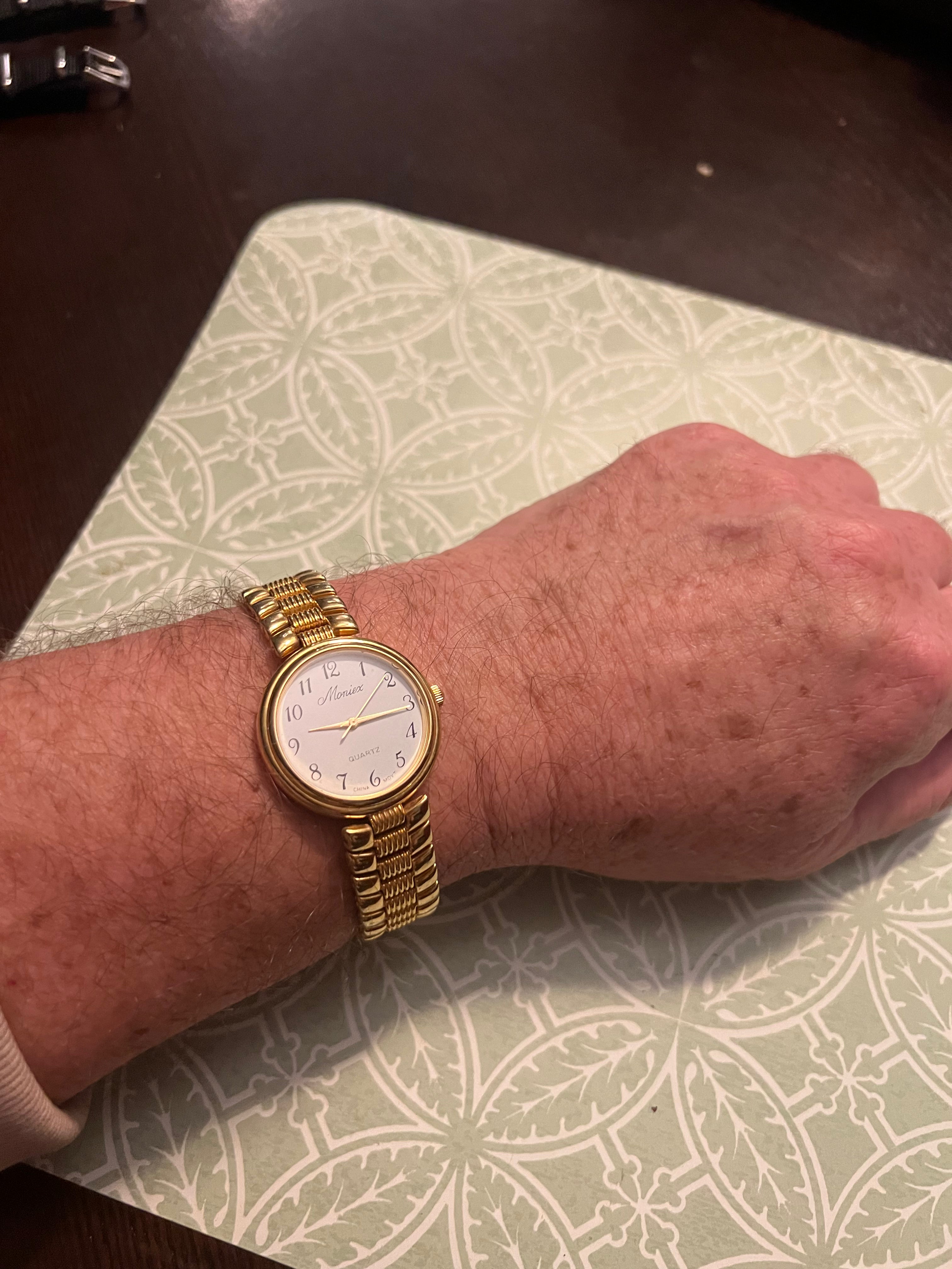 Men’s Moniex gold tone dress watch new battery