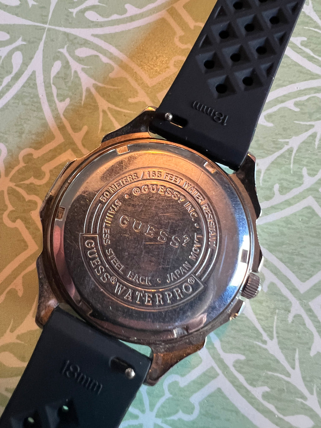 Vintage Guess Waterpro 97’ Moonphase Date Day Dial St.Steel Men’s Watch Read