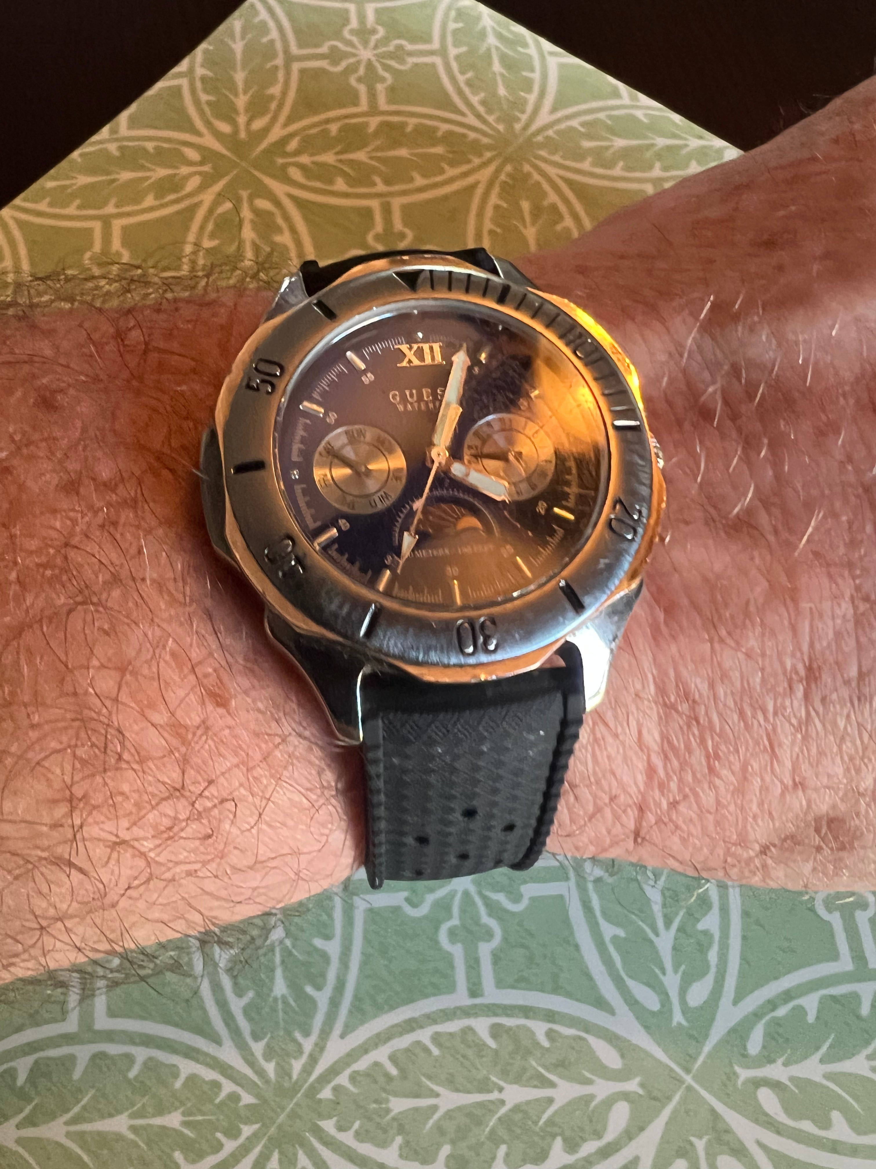 Vintage Guess Waterpro 97’ Moonphase Date Day Dial St.Steel Men’s Watch Read