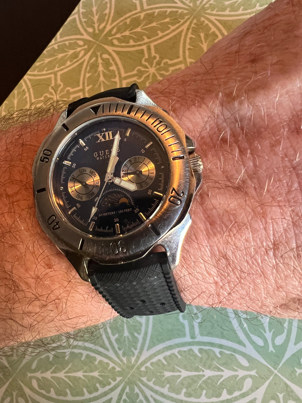 Vintage Guess Waterpro 97’ Moonphase Date Day Dial St.Steel Men’s Watch Read