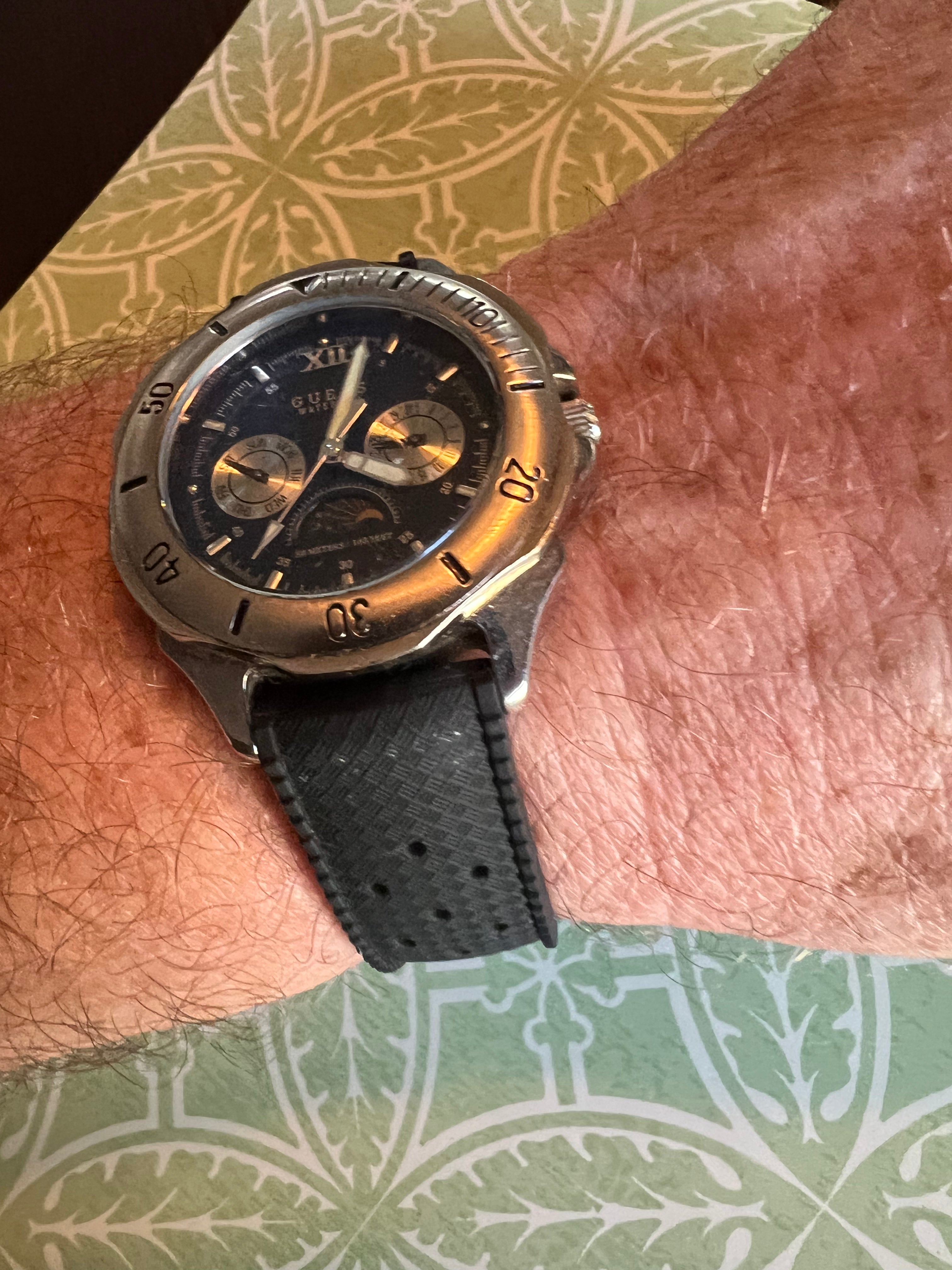 Vintage Guess Waterpro 97’ Moonphase Date Day Dial St.Steel Men’s Watch Read