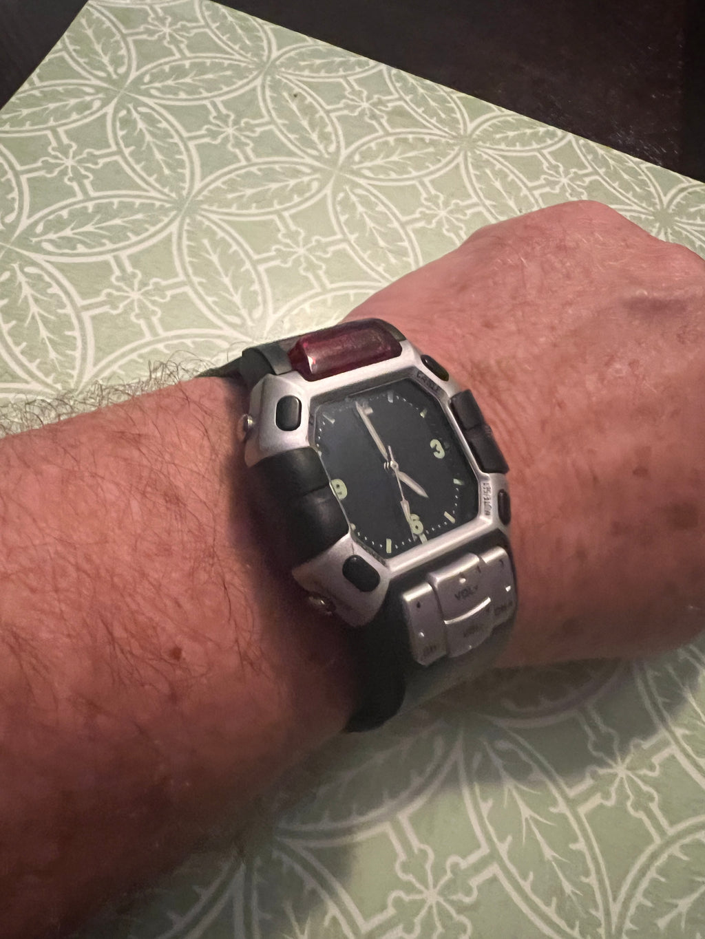 Men’s Quartz TV Remote Control Wristwatch Working. Funky Watch. New Batteries