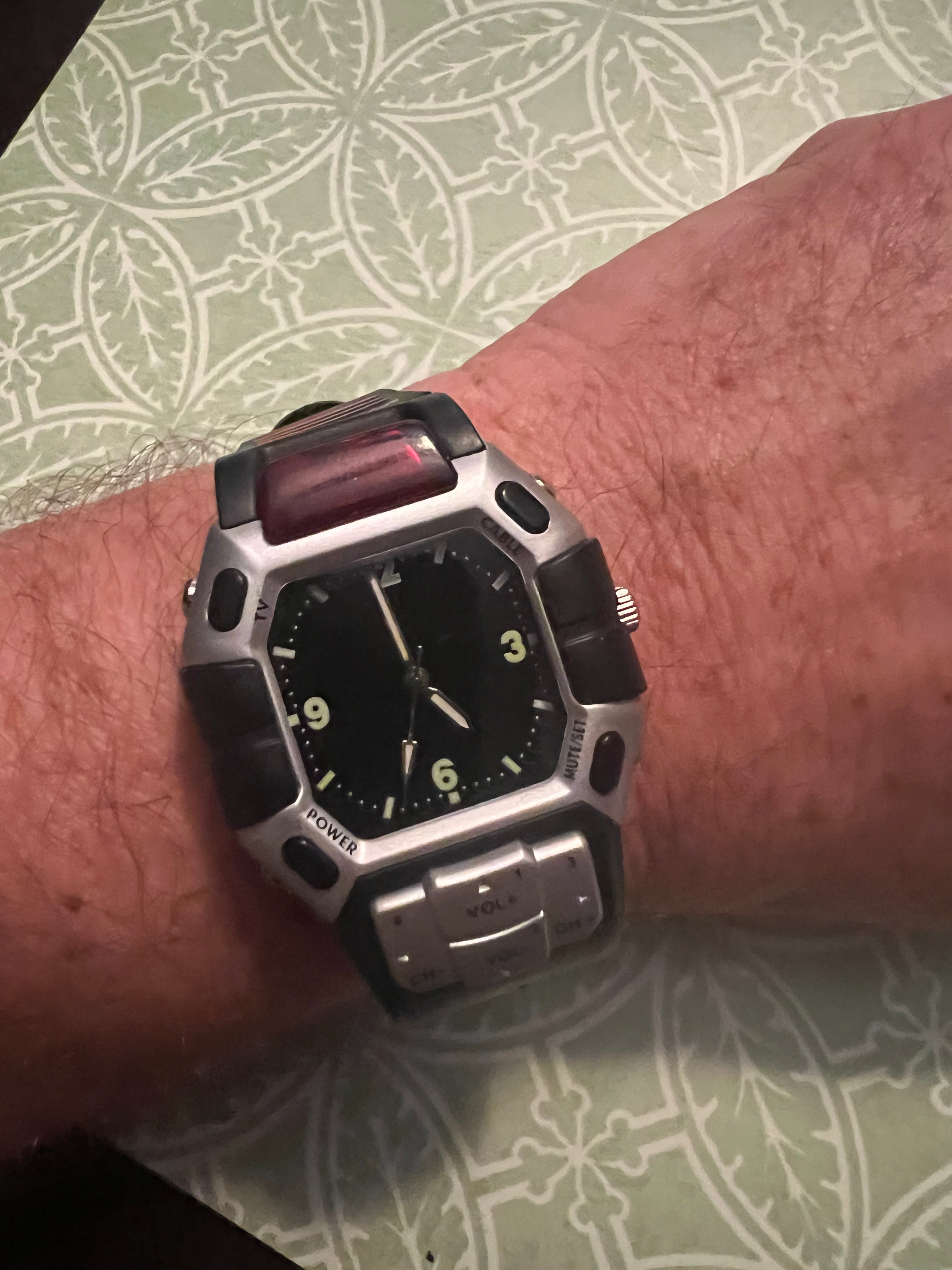 Men’s Quartz TV Remote Control Wristwatch Working. Funky Watch. New Batteries