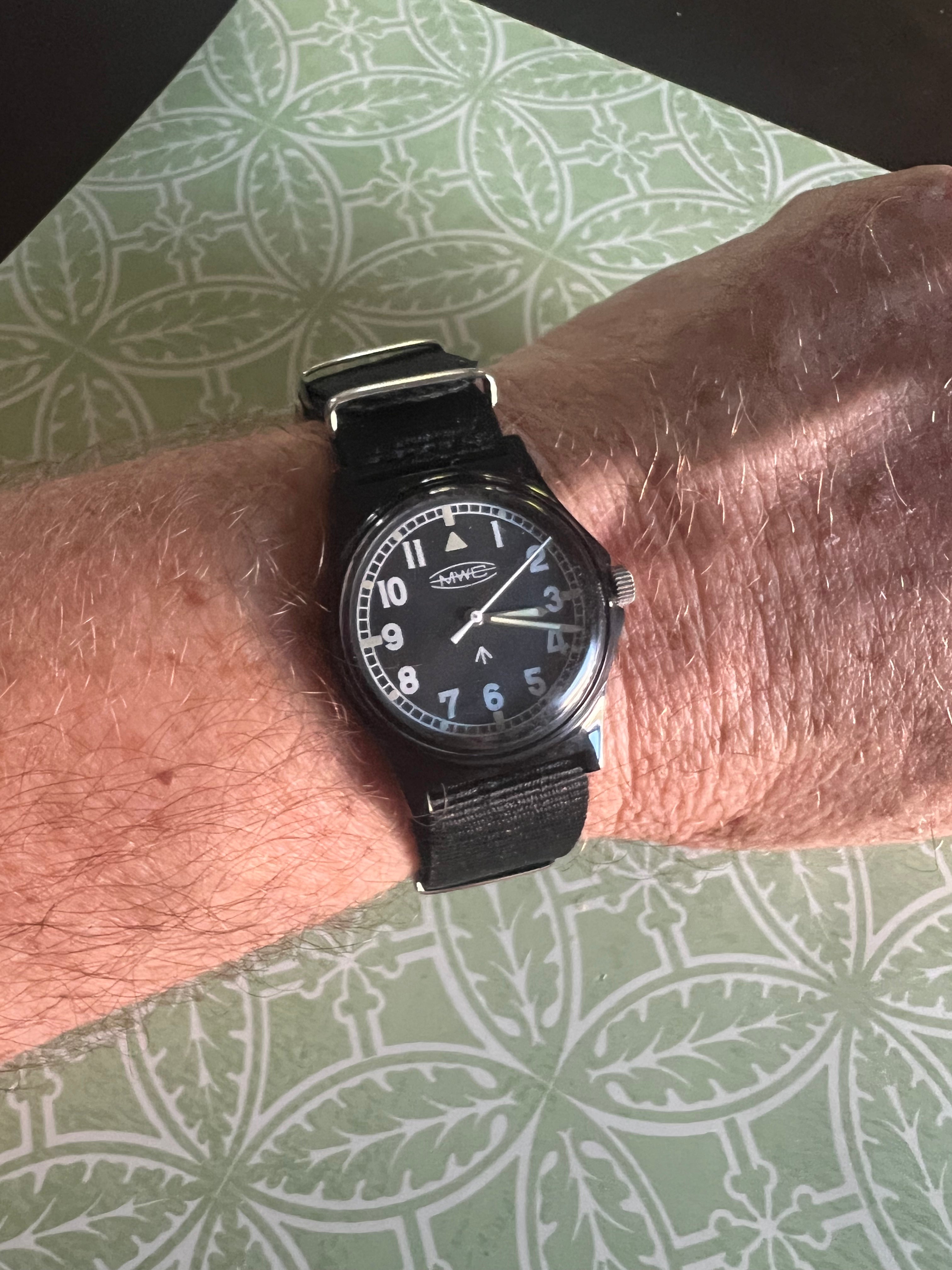 GG-W-113 MWC Military issue Wristwatch Stainless Steel Black Dial Silver Case Analog