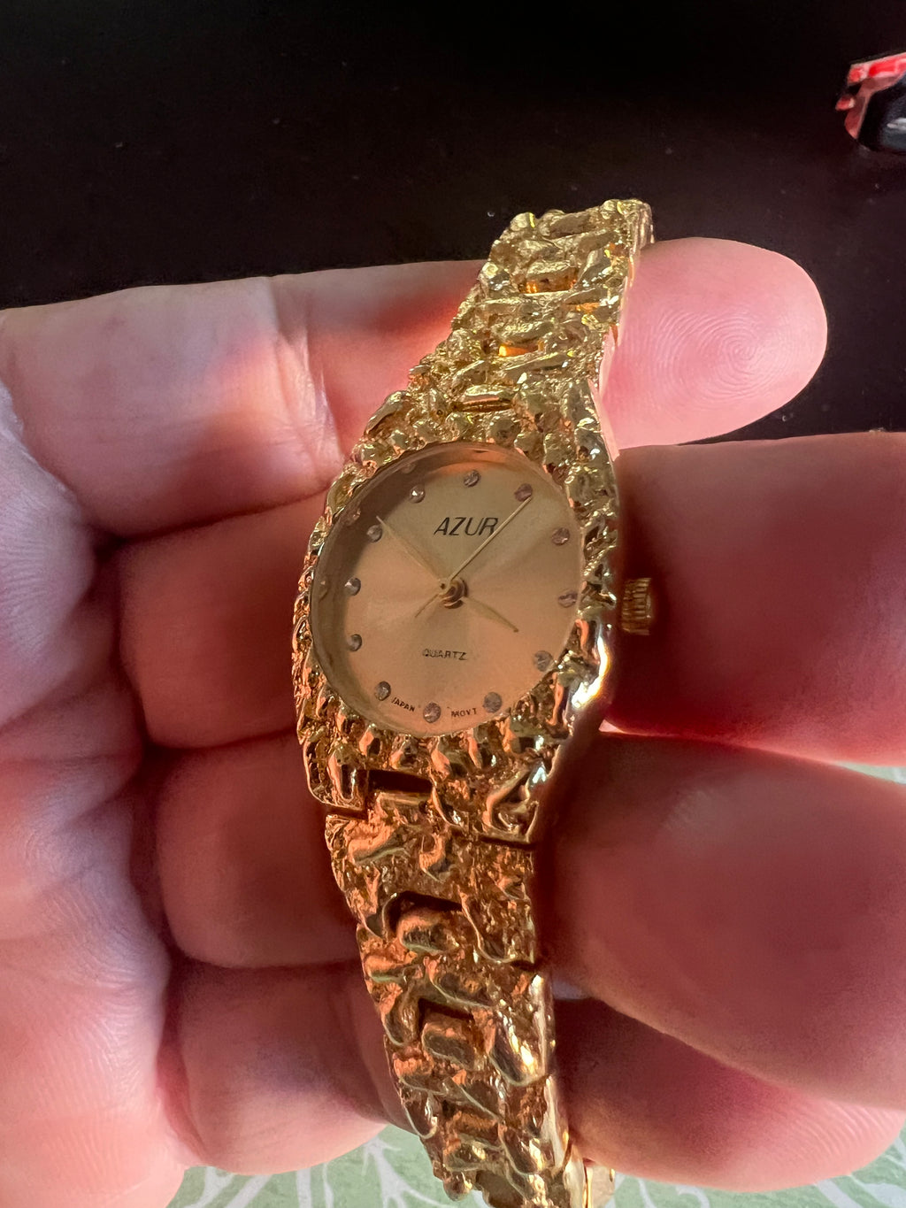 Ladies vintage gold tone nugget style watch