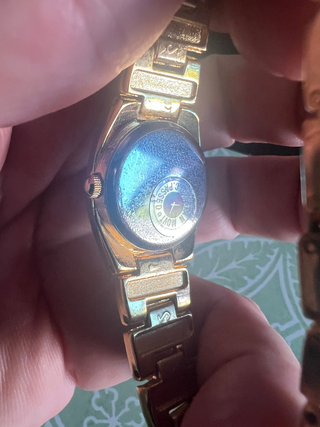 Ladies vintage gold tone nugget style watch