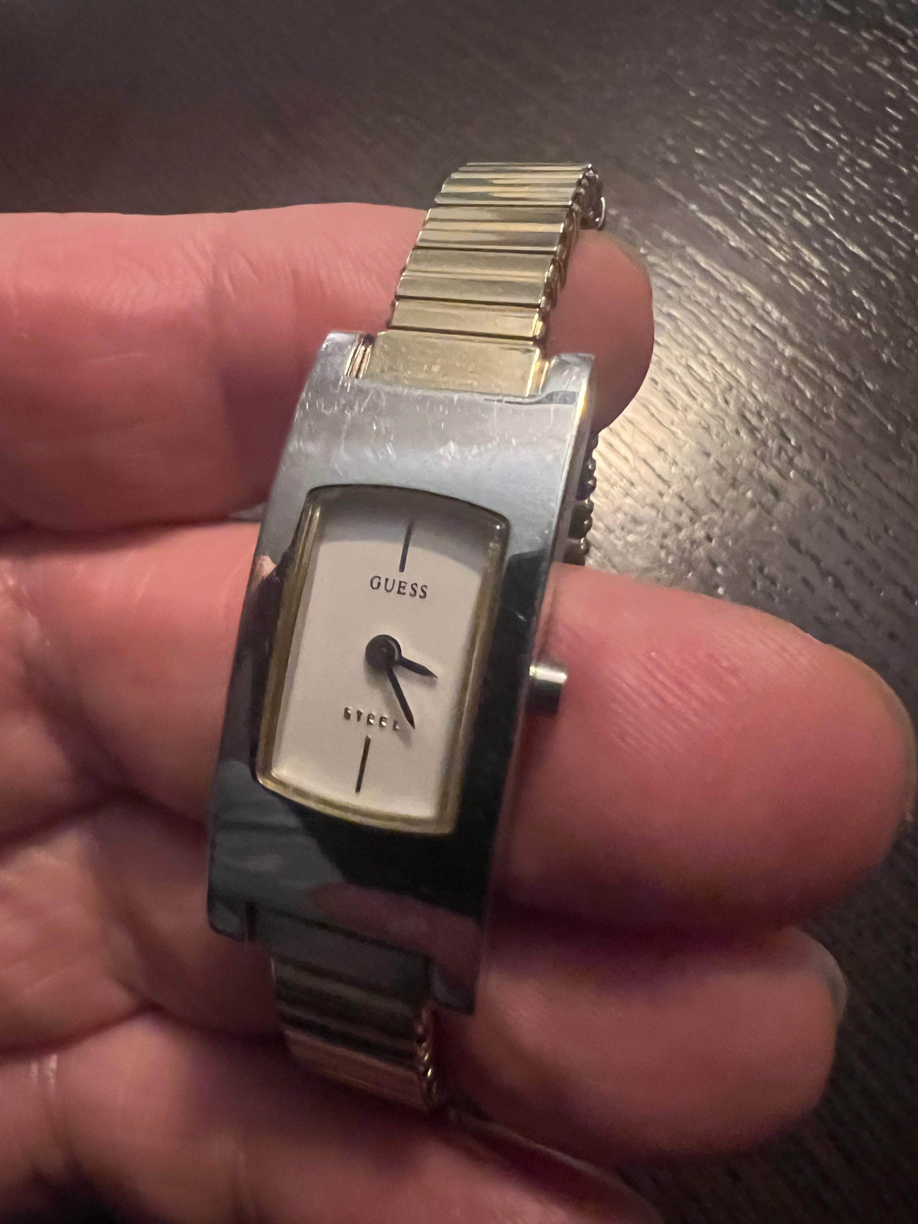 Dainy cute ladies Guess Steel two-tone silver case watch new battery