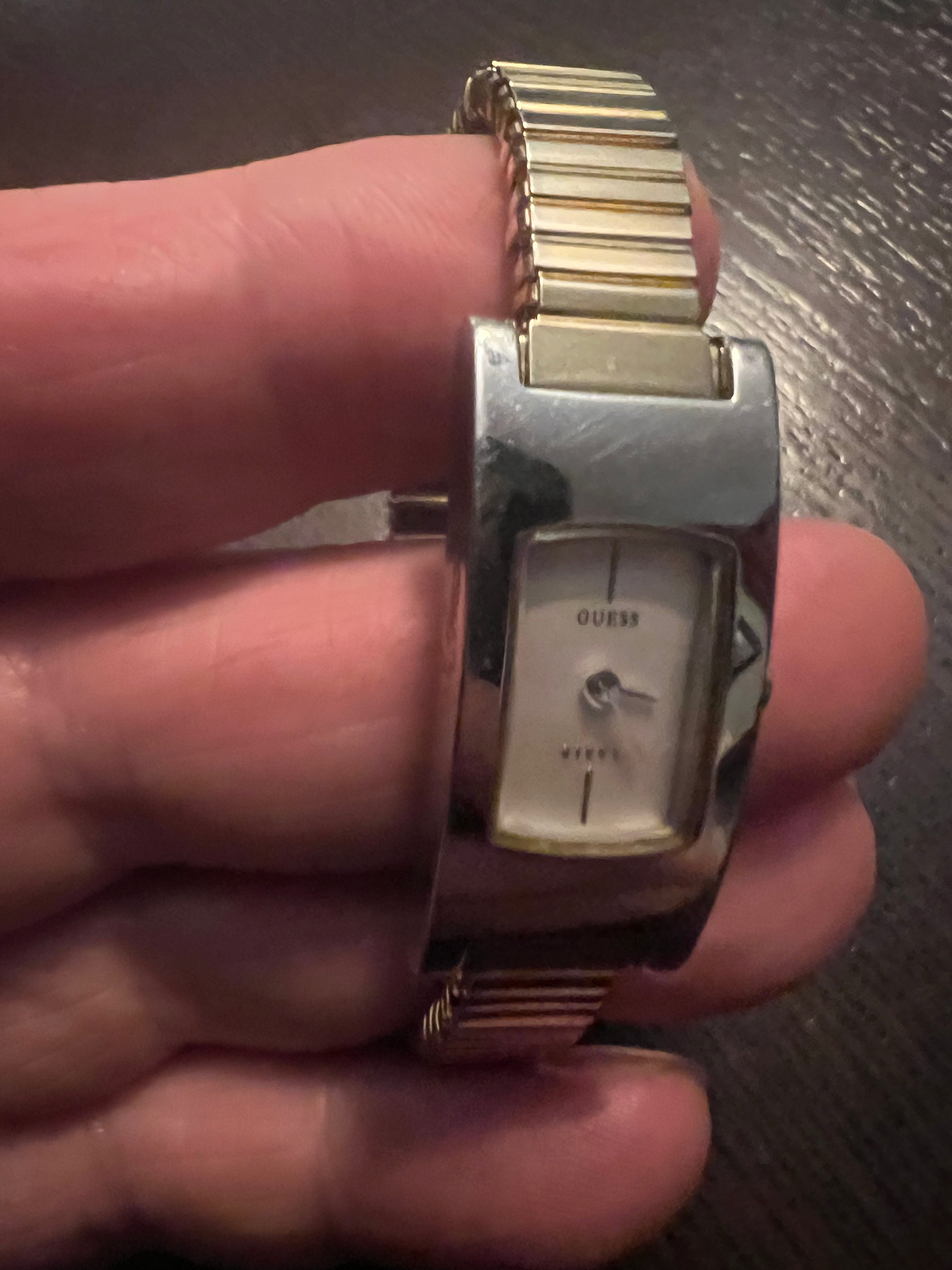 Dainy cute ladies Guess Steel two-tone silver case watch new battery