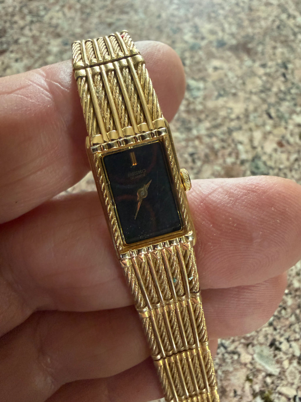 Vintage Seiko 2E20-5260 Ladies Quartz Watch Black Dial Gold Tone New Battery