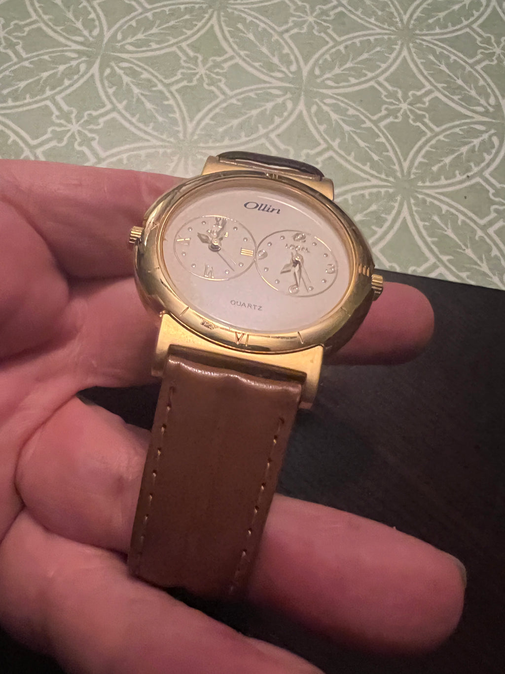 Vintage men’s Ollin dual time-zone men’s watch