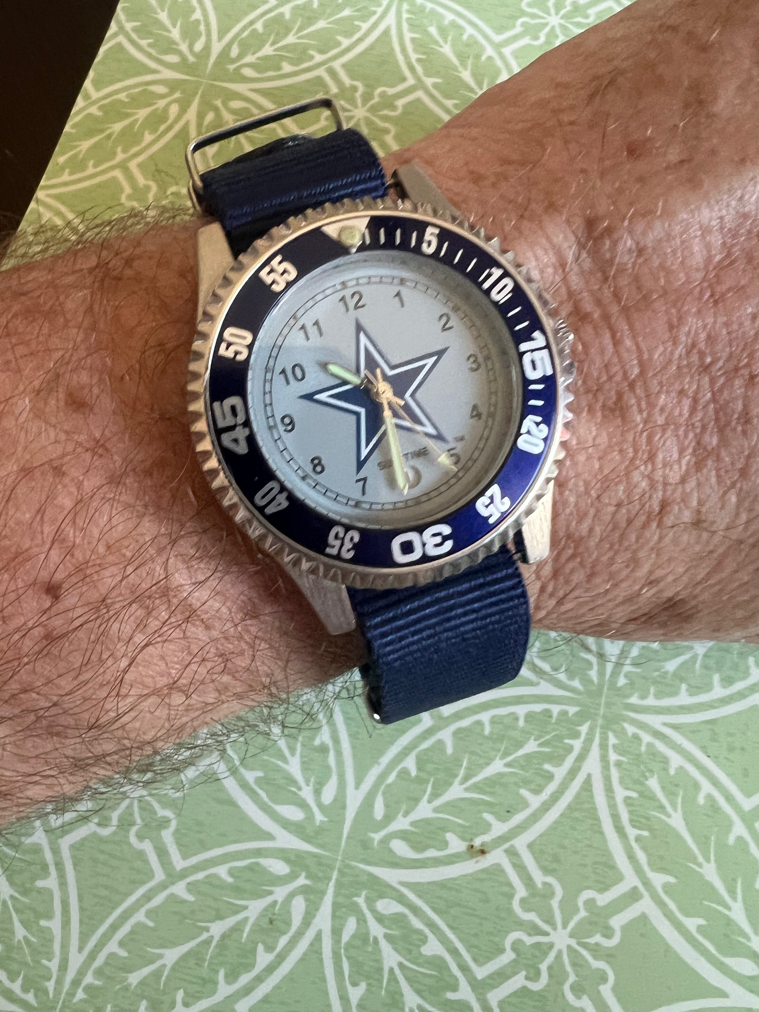 Men’s Dallas Cowboys rotating bezel diver watch. Screw back case. New Gasket, service, and strap.
