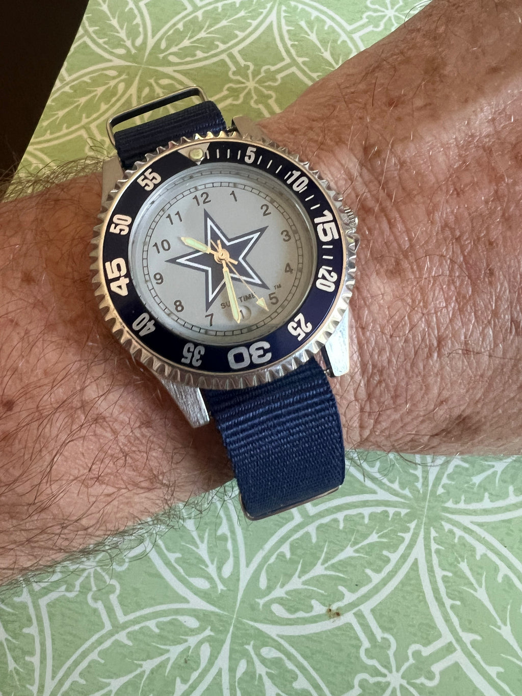 Men’s Dallas Cowboys rotating bezel diver watch. Screw back case. New Gasket, service, and strap.