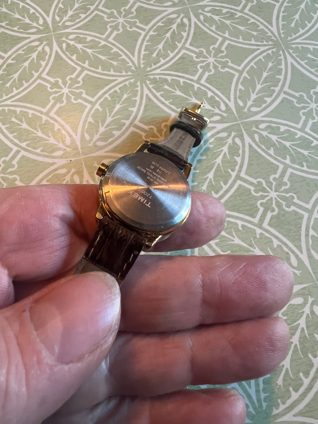 Vintage ladies timex dainty watch runs great bright glow