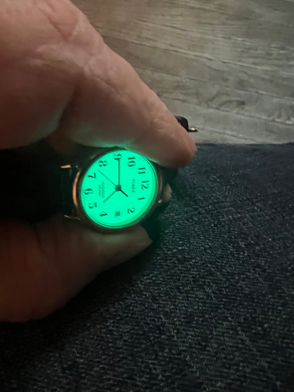 Vintage ladies timex dainty watch runs great bright glow